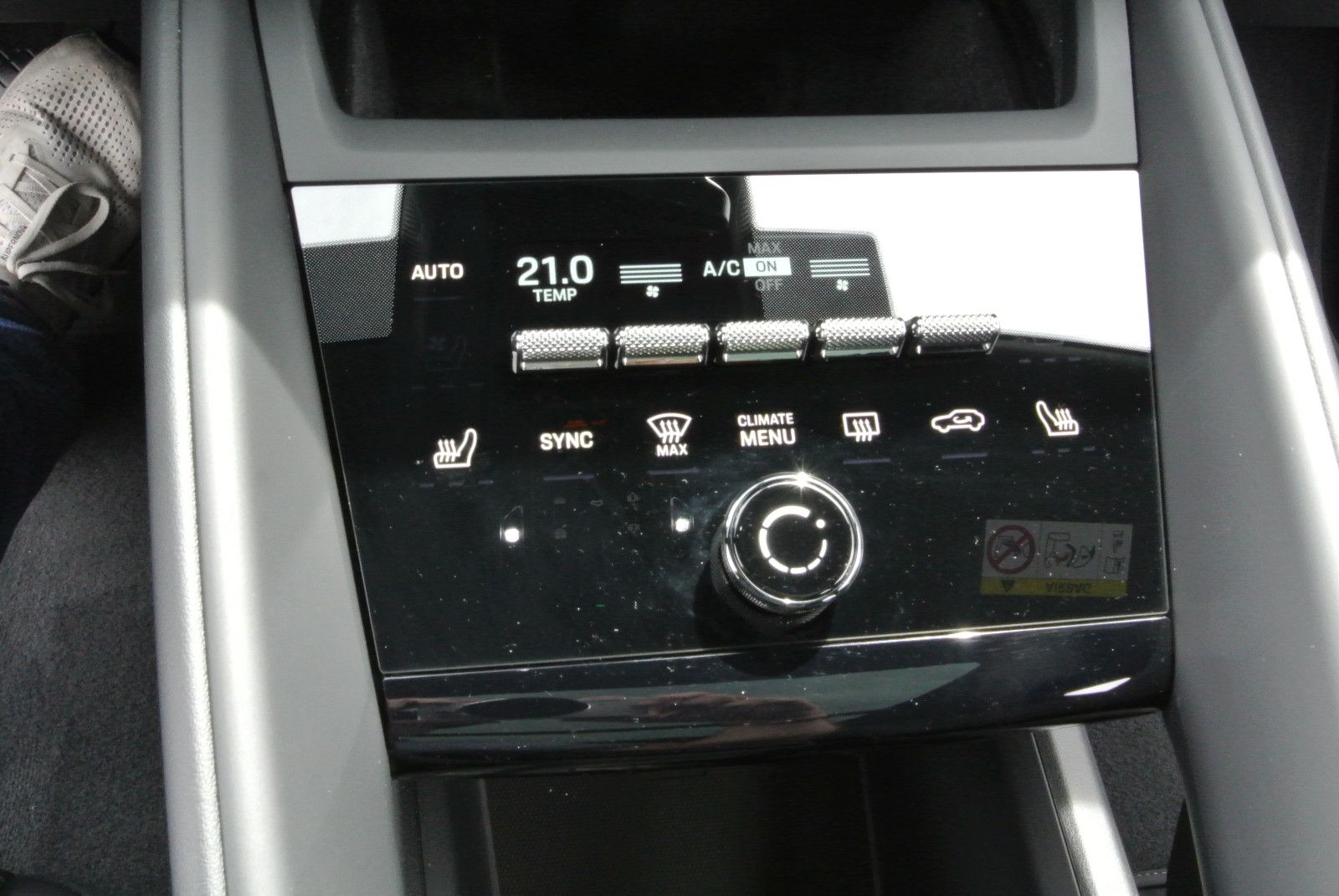 Porsche Macan E - Samsaru's Car Outlet