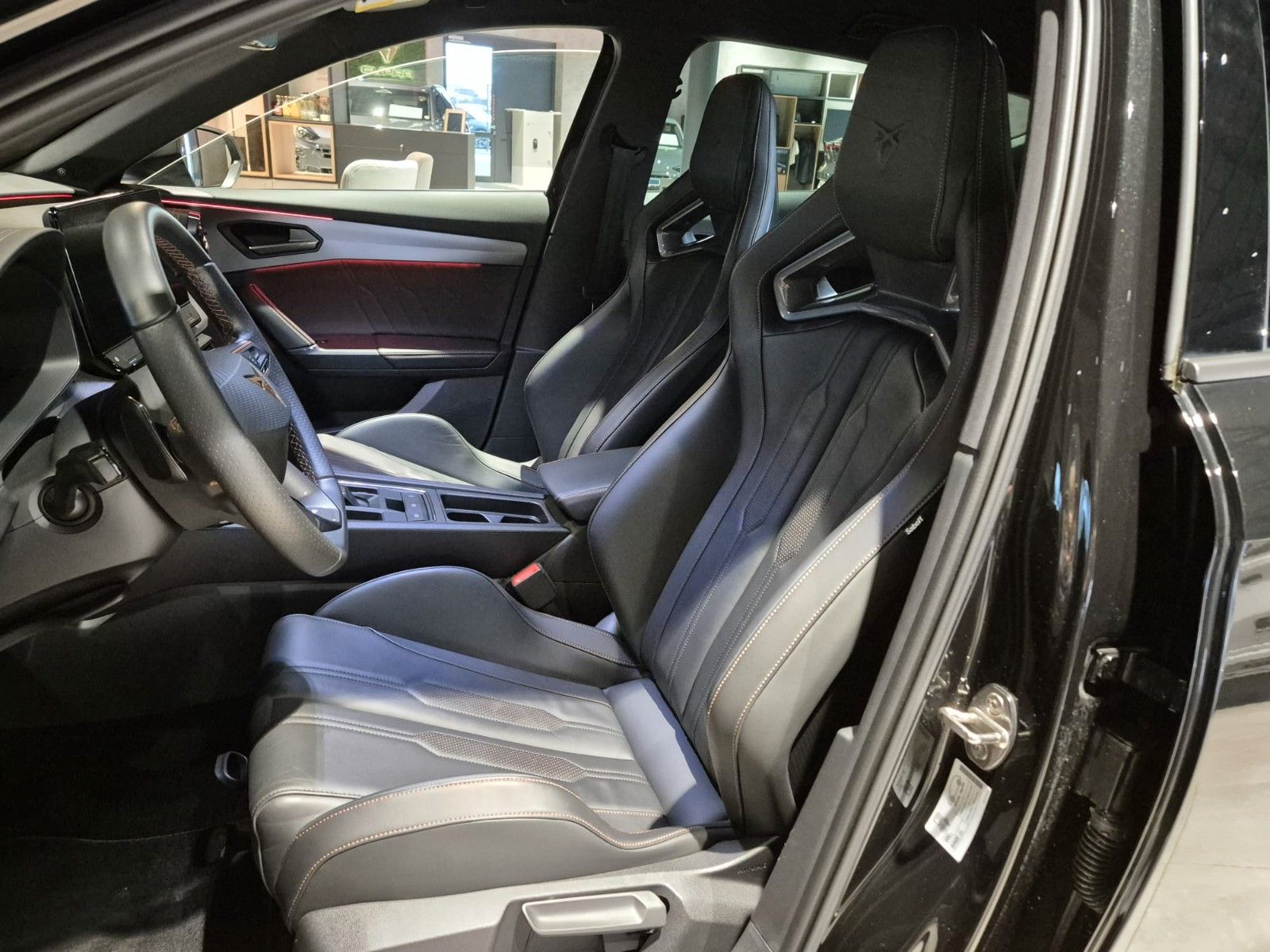 Cupra Formentor VZ5 2.5 TSI 4Drive - Samsaru's Car Outlet