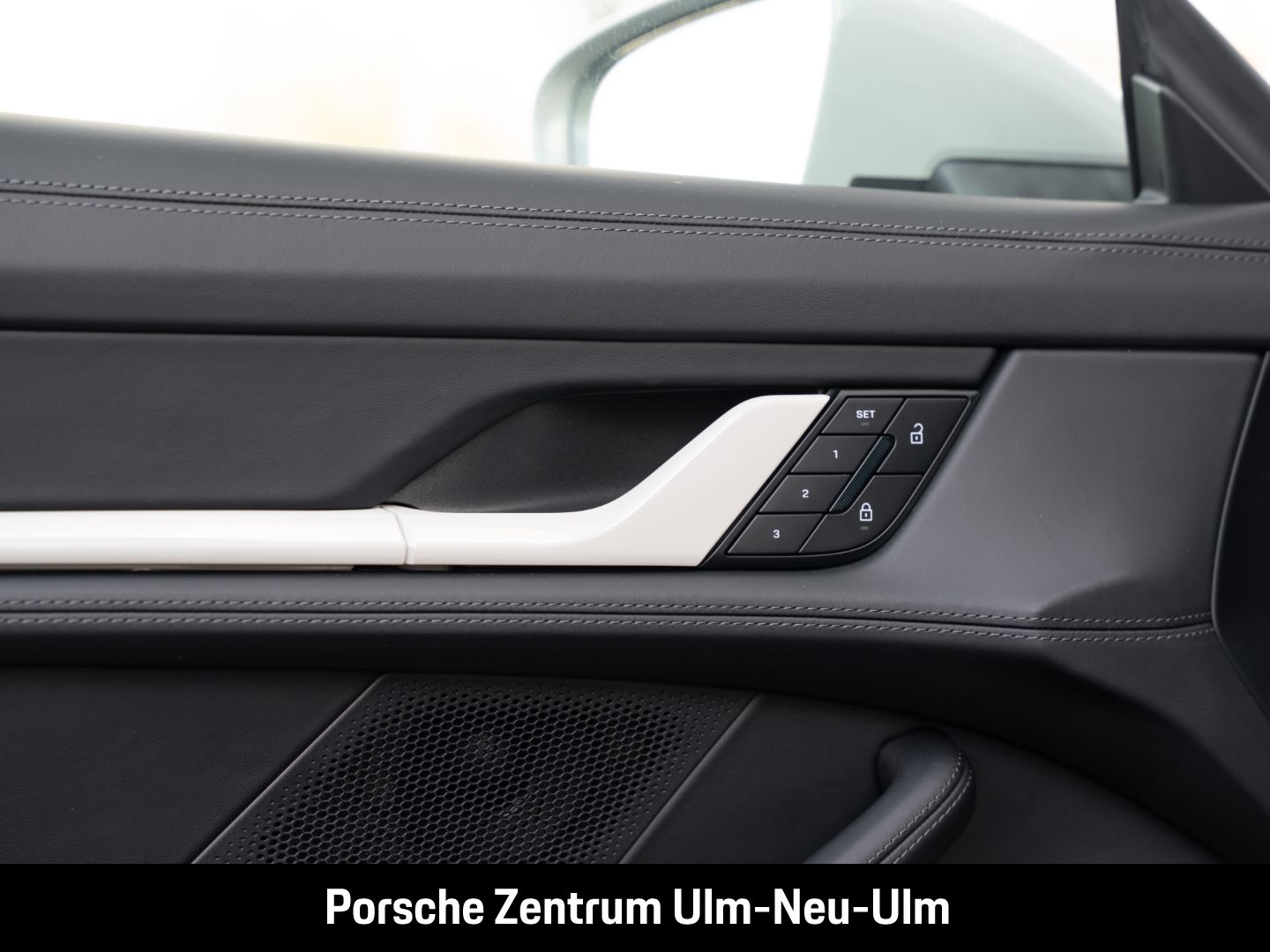 Porsche Taycan 4S Hinterachslenkung  HD-Matrix LED InnoD