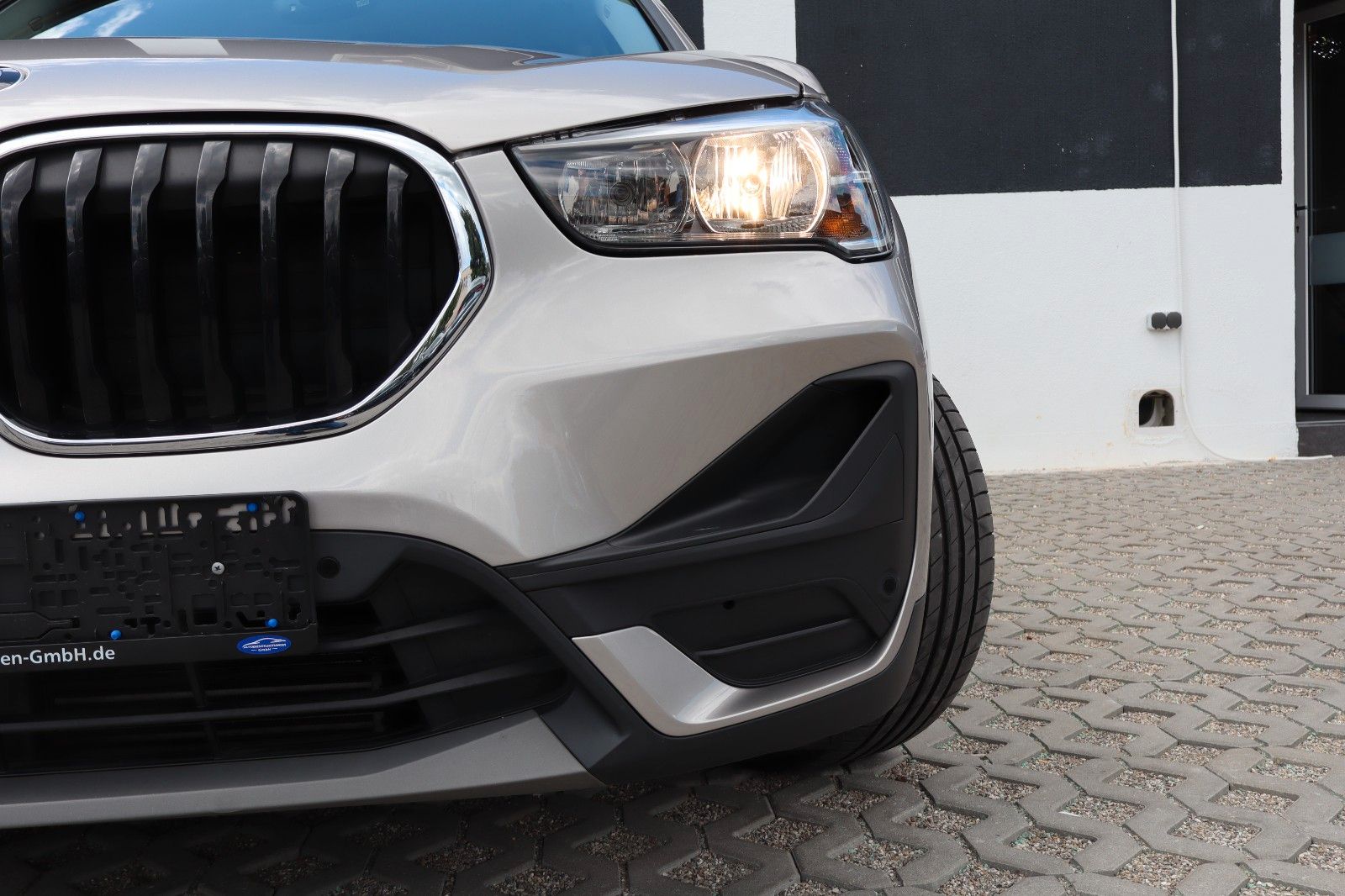 BMW X1 xDrive 25 e Advantage - Samsaru's Car Outlet