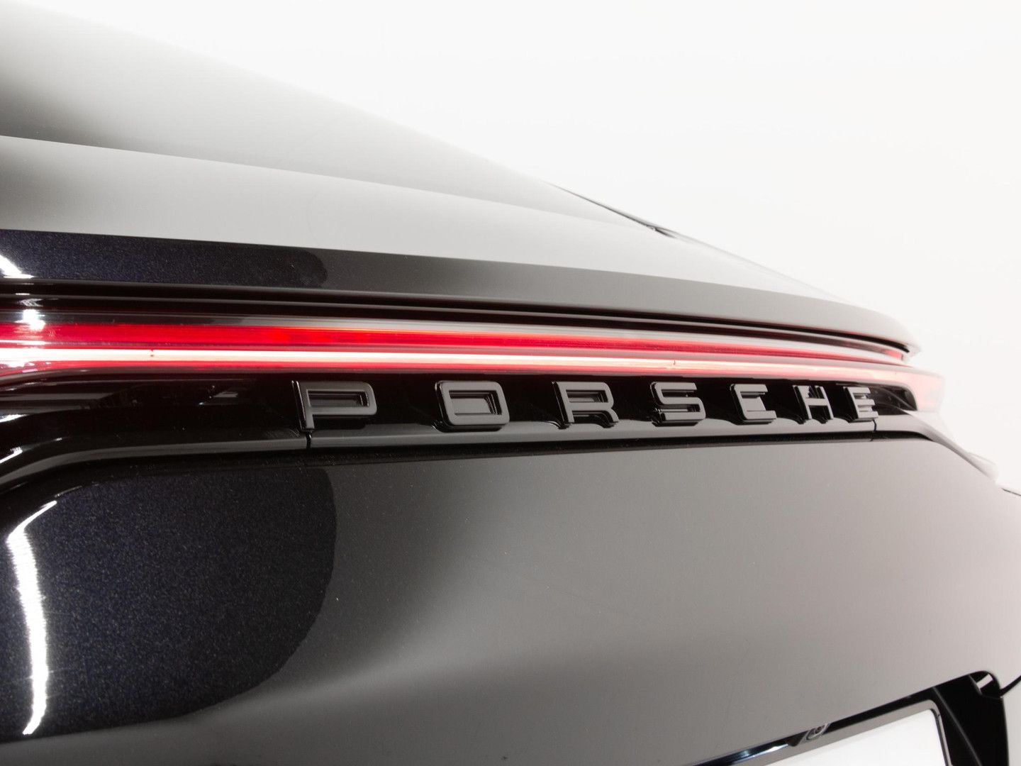 Porsche Panamera 4 E-Hybrid Platinum Edition