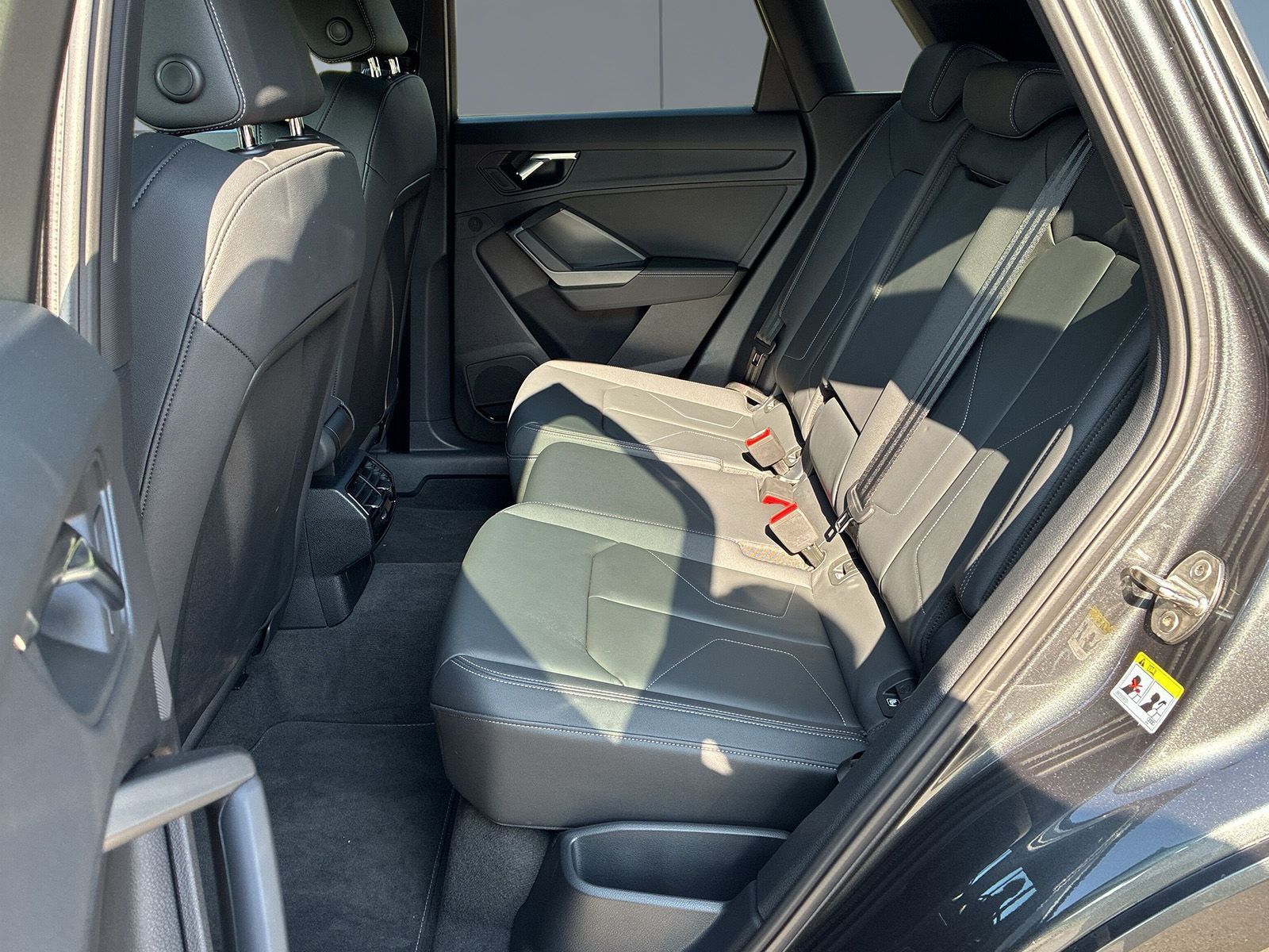 Audi Q3 40 TFSI quattro S line - Samsaru's Car Outlet