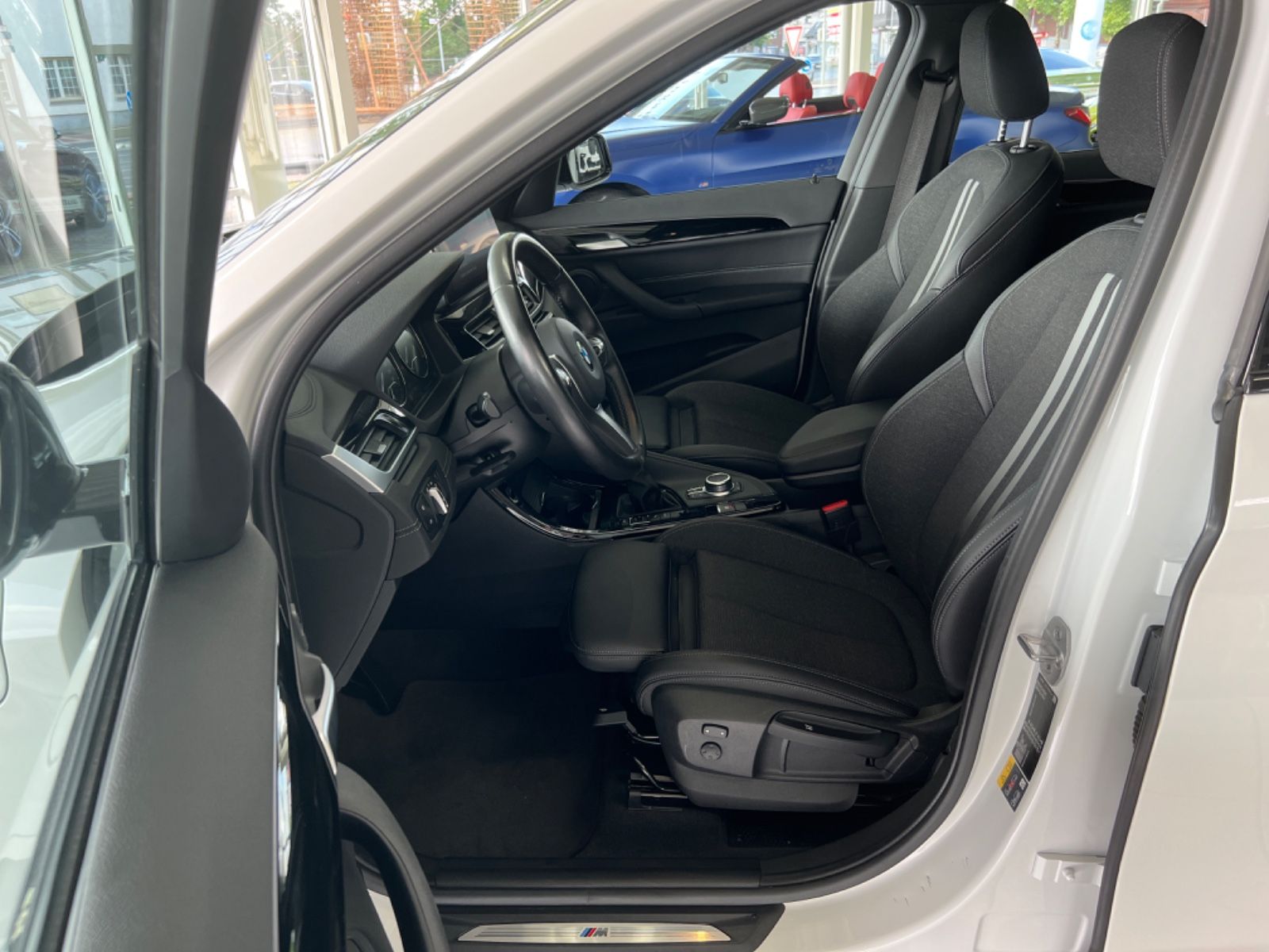 BMW X1 xDrive25e M Sportpaket - Samsaru's Car Outlet