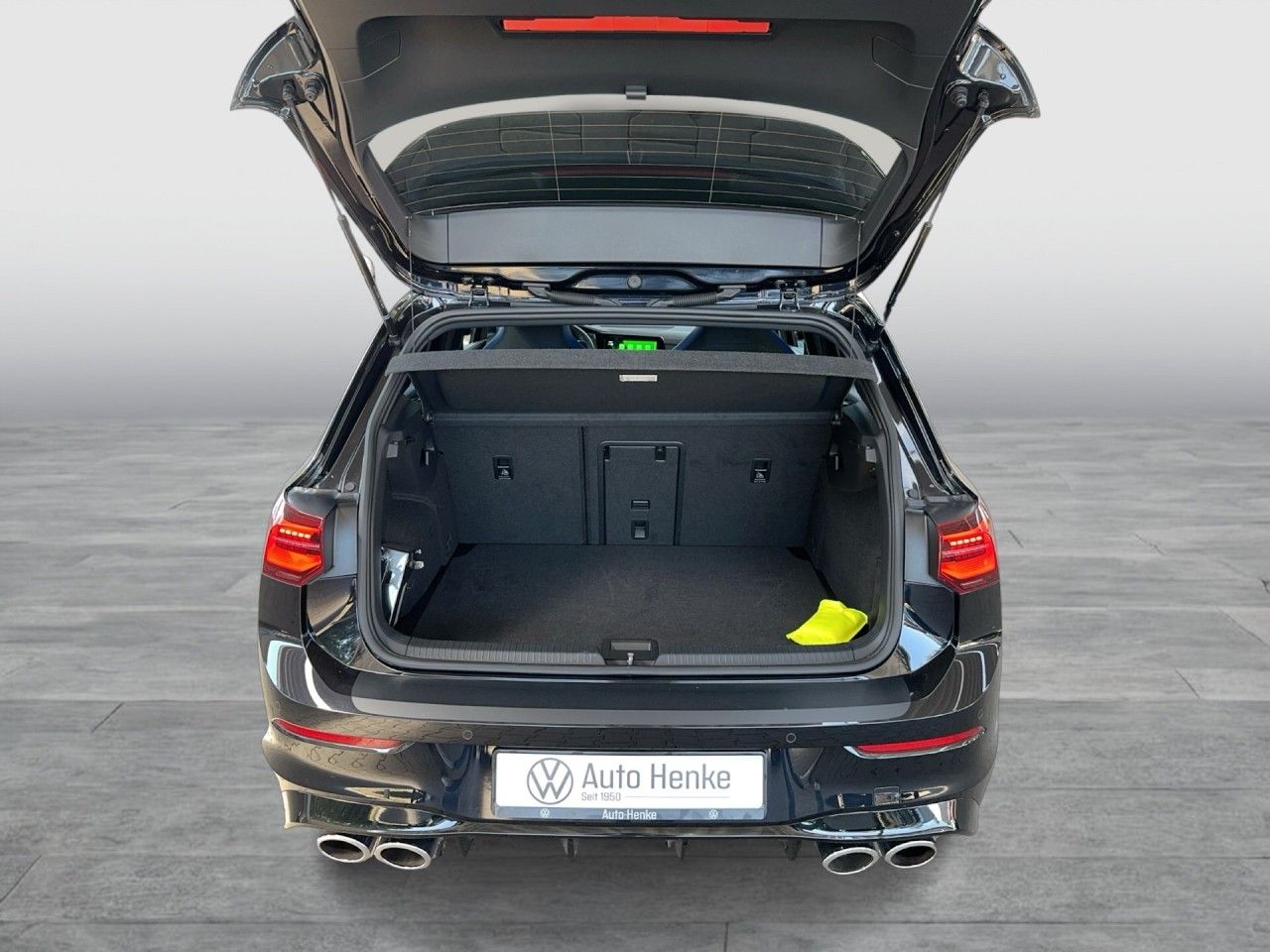 Volkswagen Golf VIII 2.0 R 20 Years, DSG 4 MOTION + ACC + L