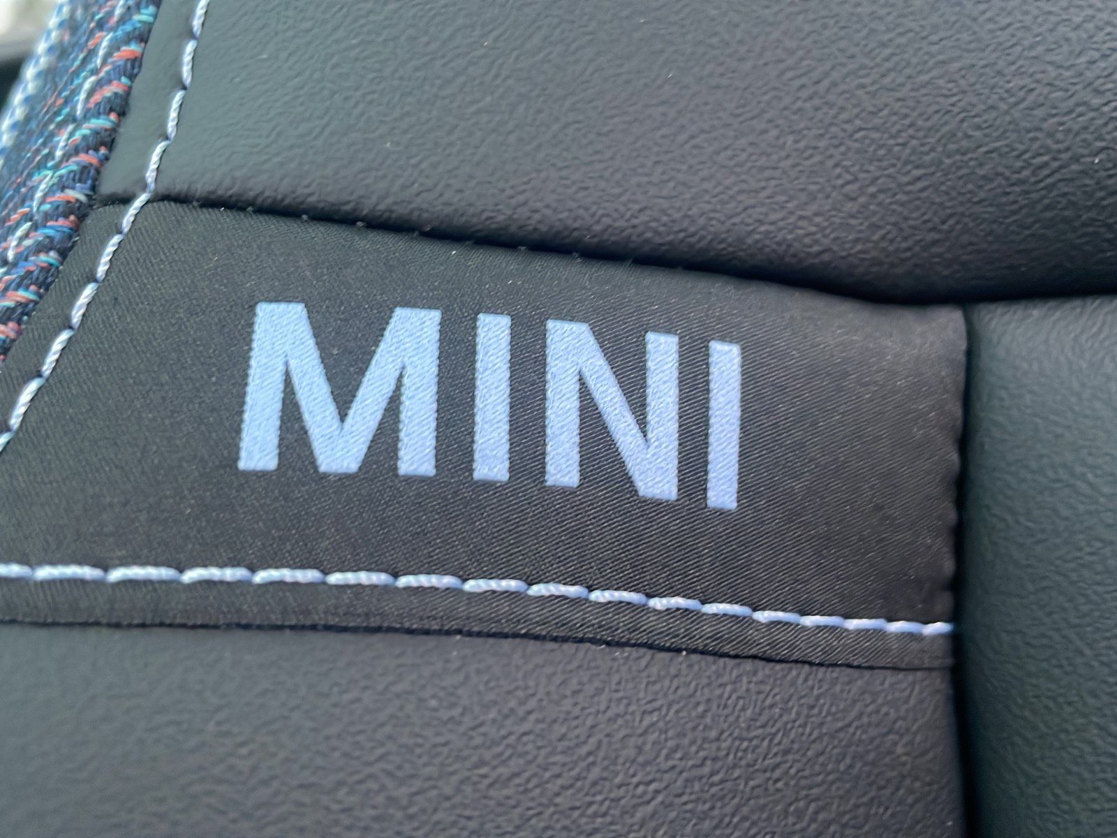 MINI Cooper SE M Classic - Samsaru's Car Outlet