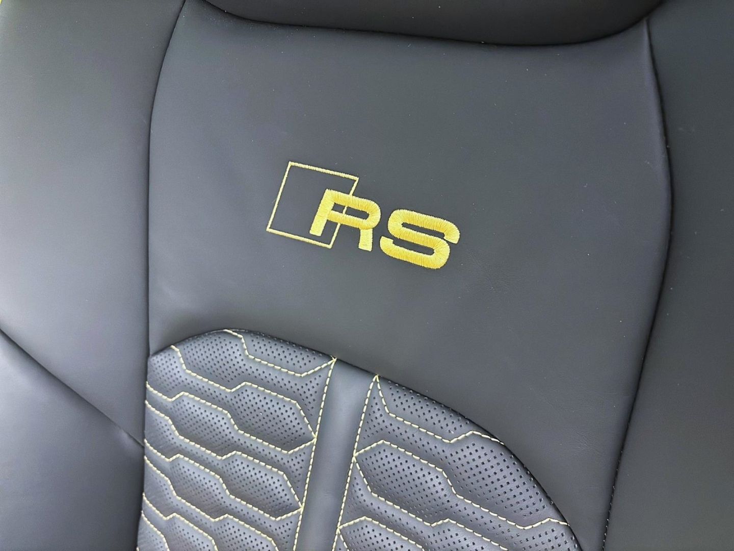 Audi RS6 Avant Q PERFORMANCE PANO HD-MATRIX 360° NAVI