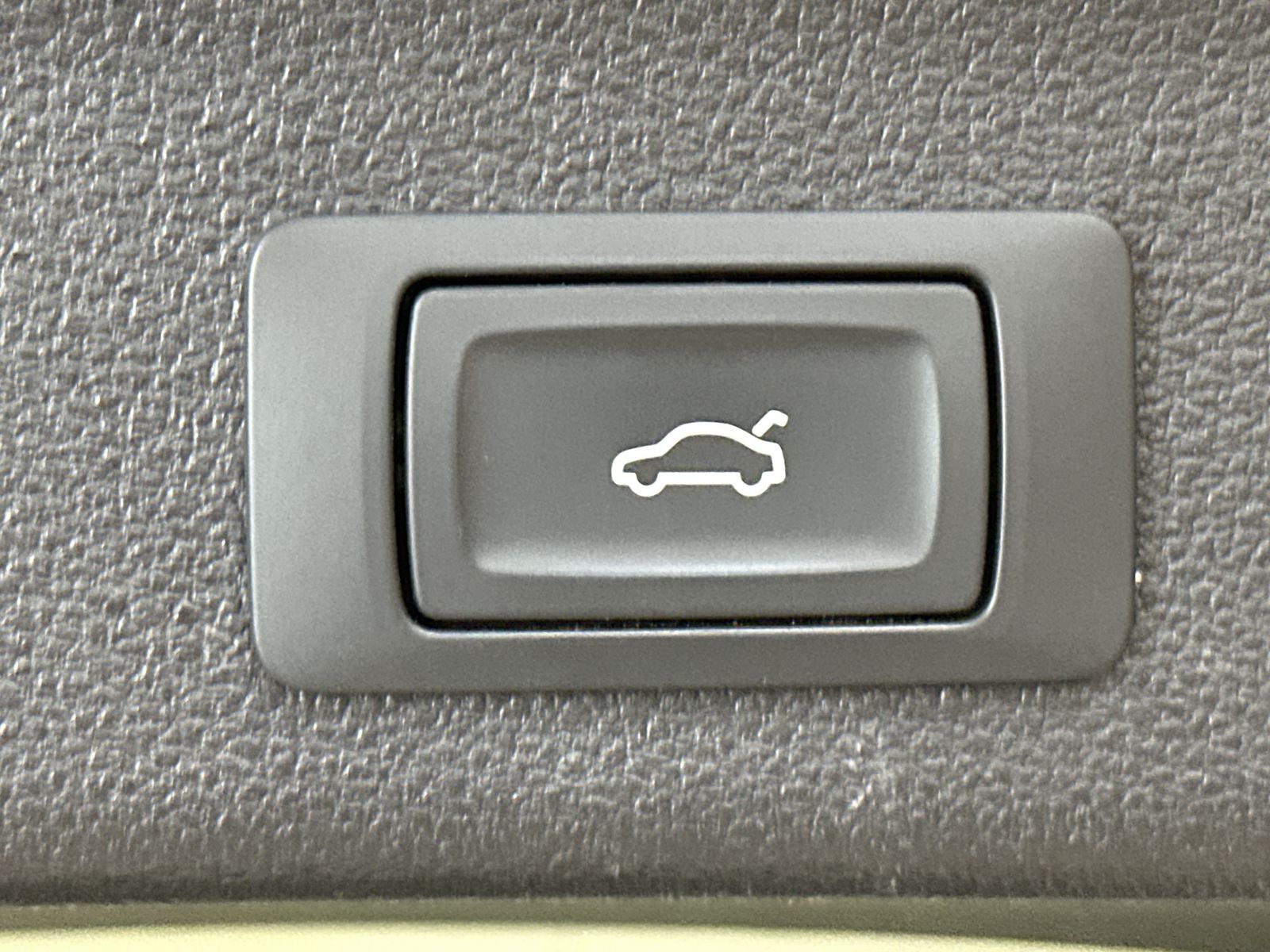 Audi A6 Avant 50 TFSI e Qu S-Line - Samsaru's Car Outlet