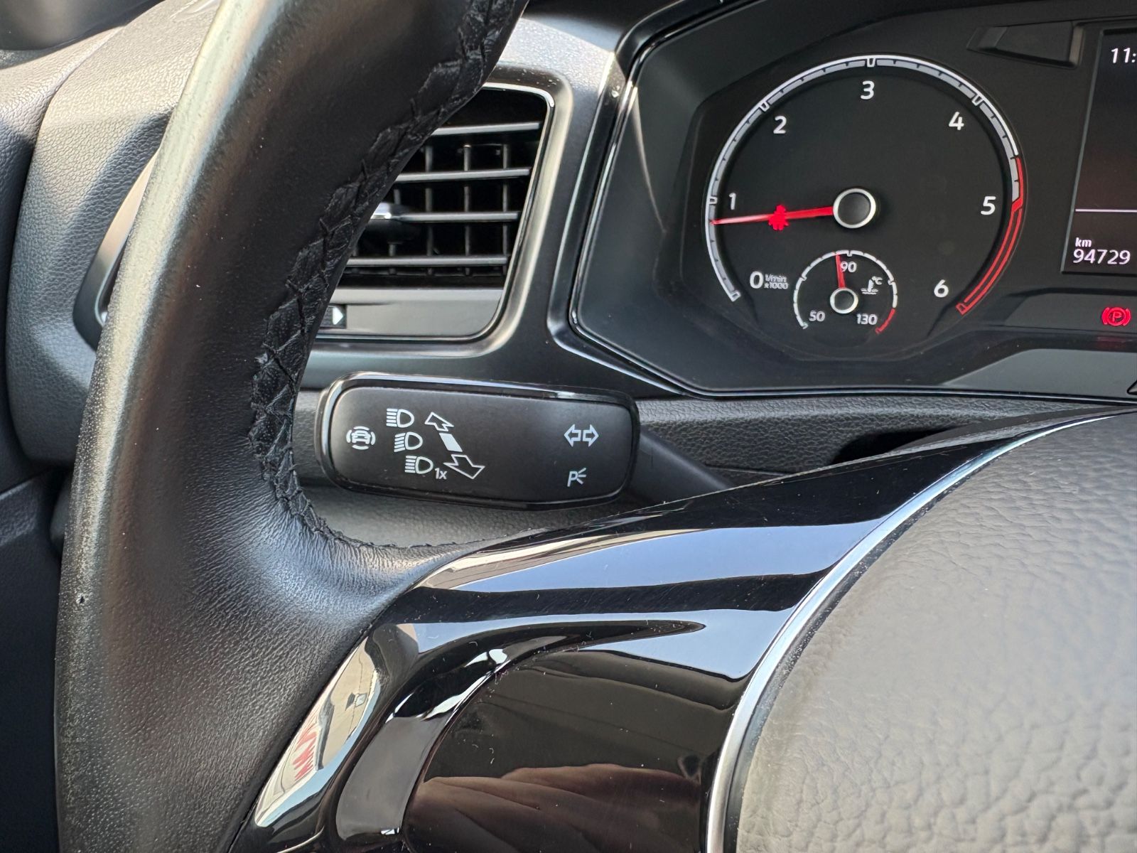 Volkswagen T-Roc - Samsaru's Car Outlet