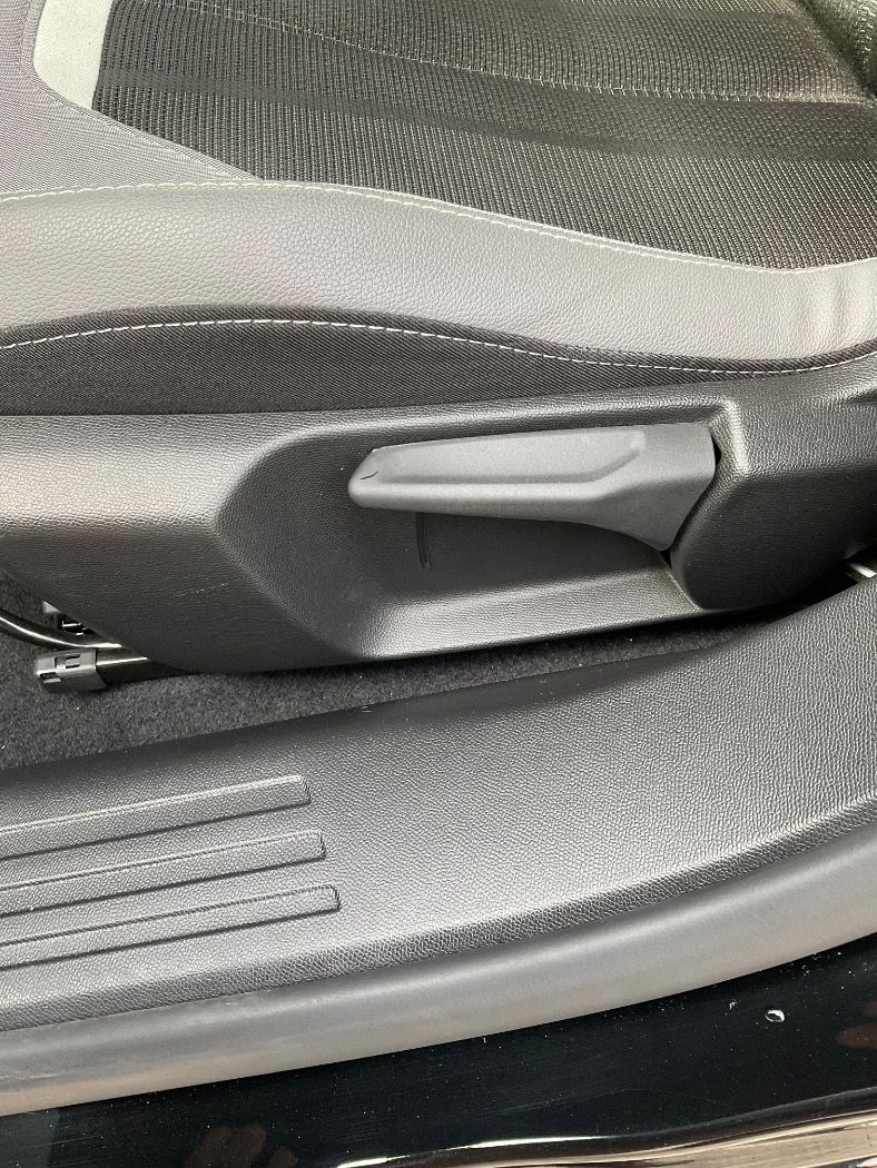 Opel Mokka e Elegance - Samsaru's Car Outlet