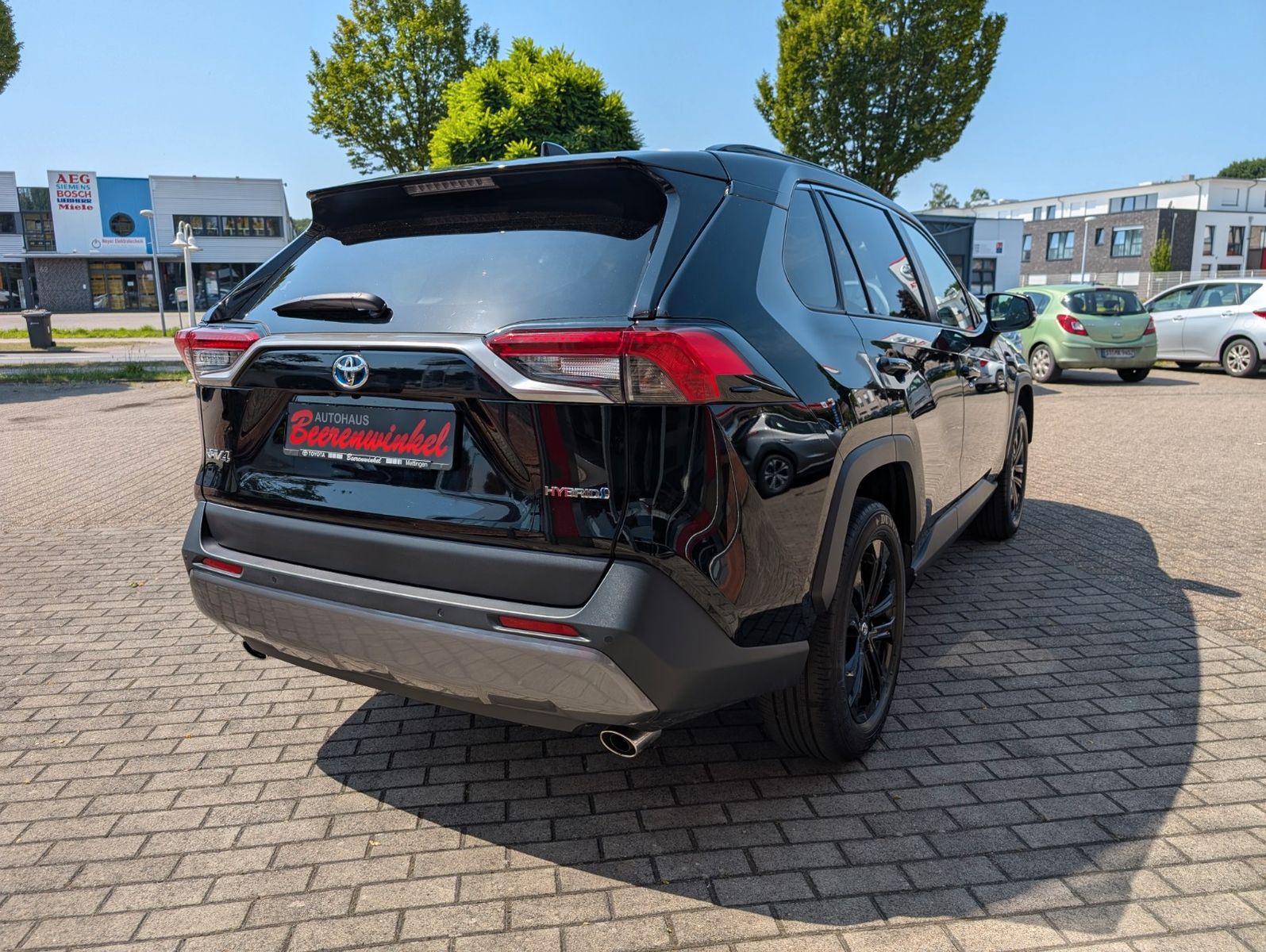 Toyota RAV 4 2.5 Hybrid - Samsaru's Car Outlet