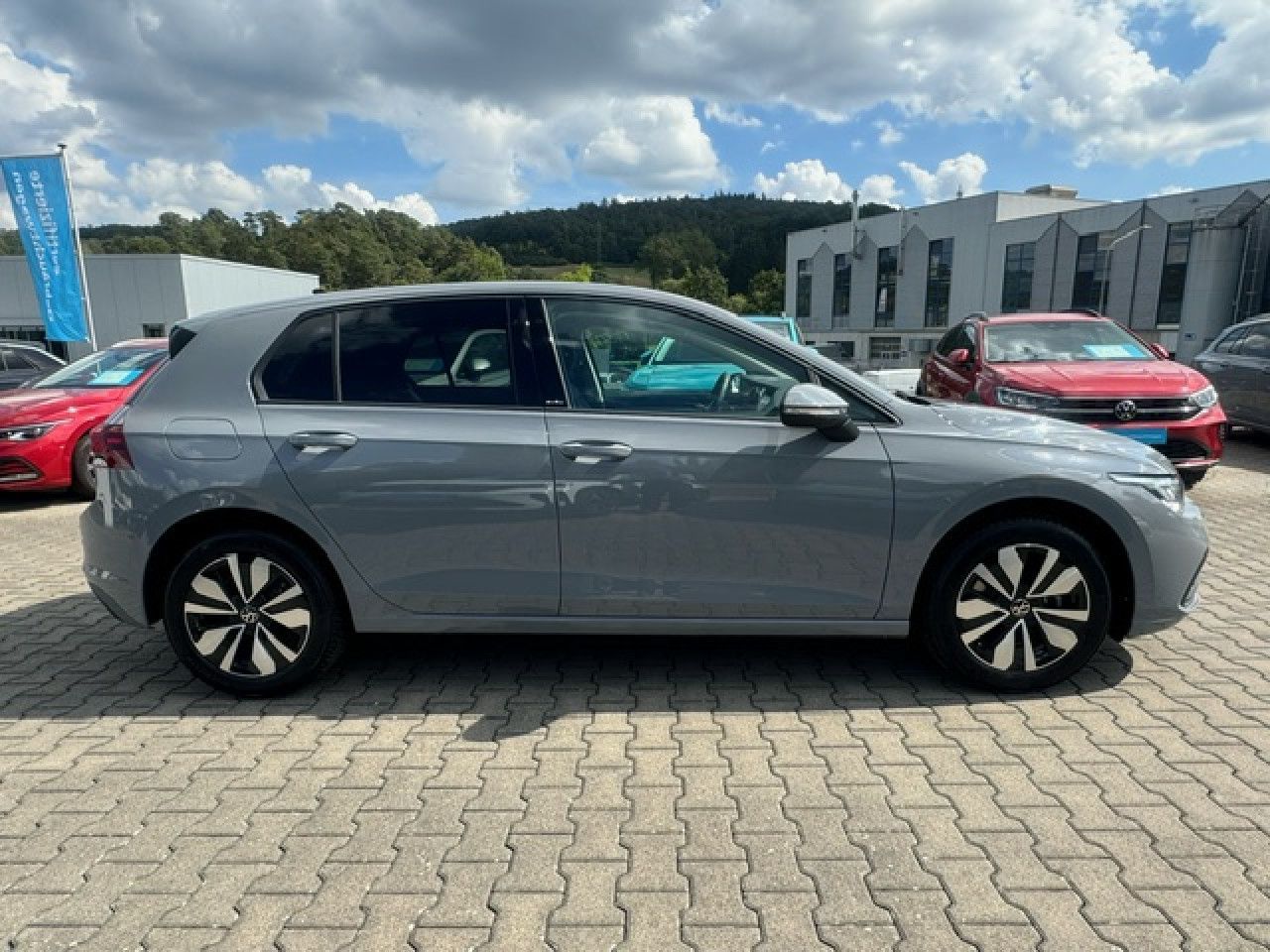 Volkswagen Golf VIII Move 1.5 TSI - Samsaru's Car Outlet