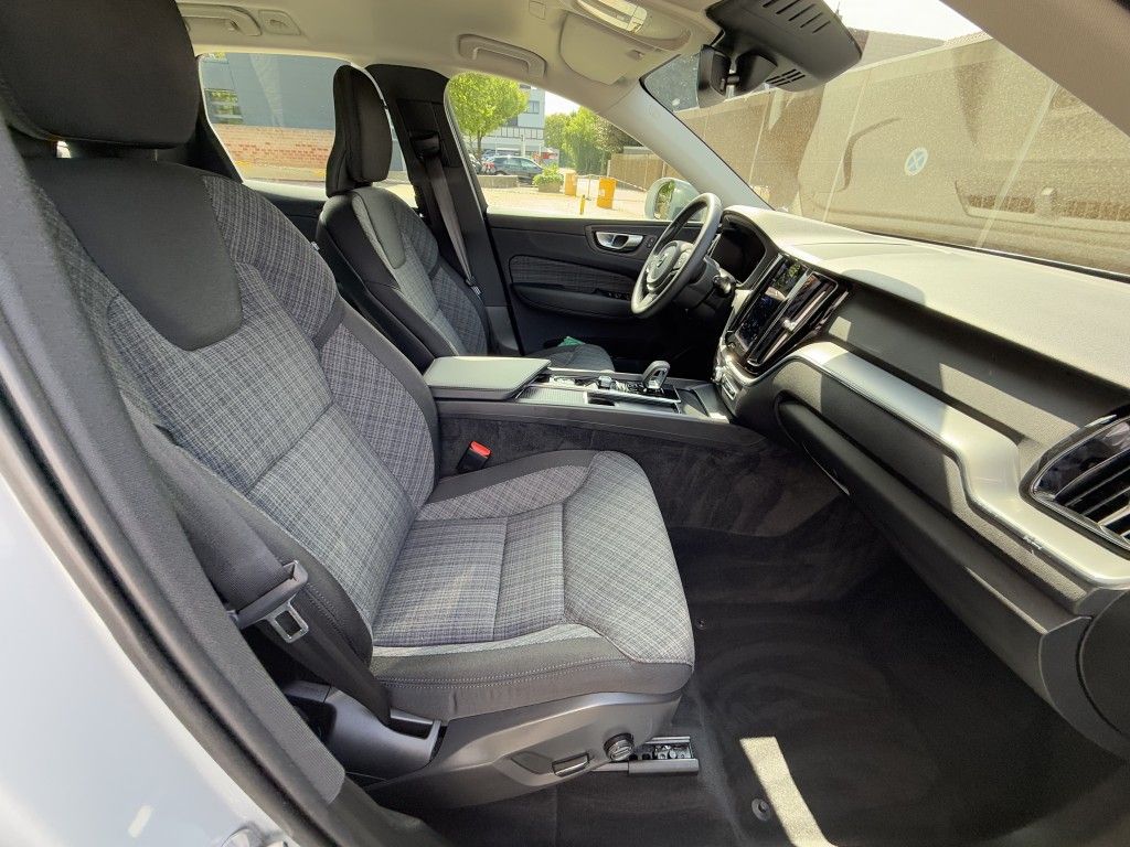 Volvo XC60 B4 B Core - Samsaru's Car Outlet