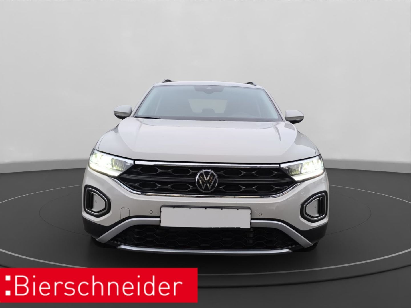 Volkswagen T-Roc 1.5 TSI DSG Life - Samsaru's Car Outlet