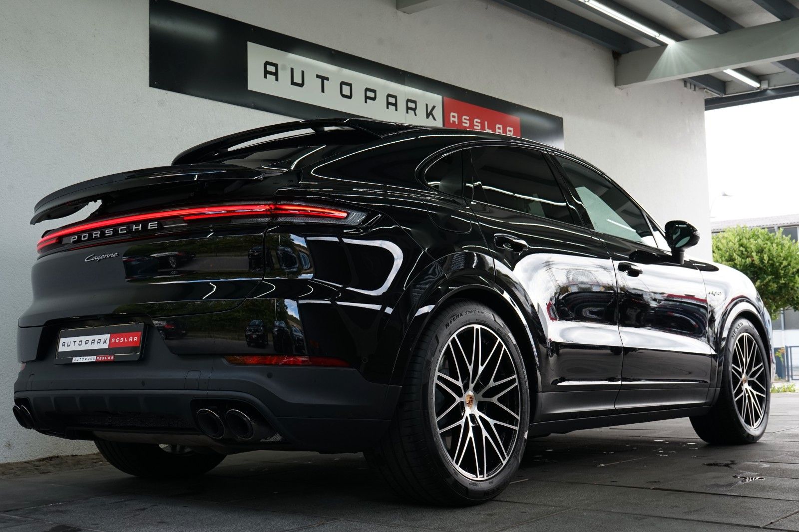 Porsche Cayenne Coupe E-Hybrid/P-Display/AHK/BOSE/14W/AC
