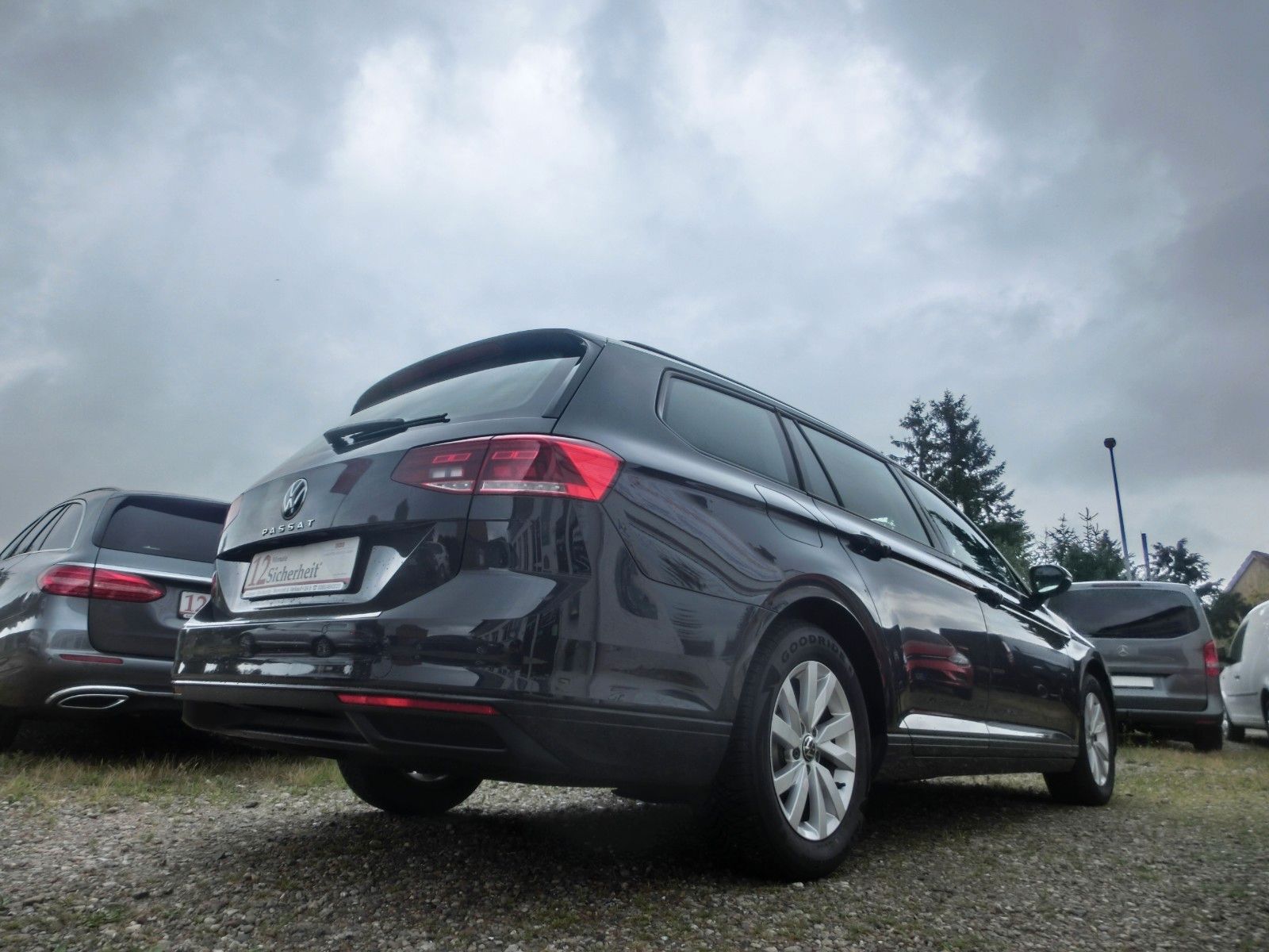 Volkswagen Passat Variant - Samsaru's Car Outlet