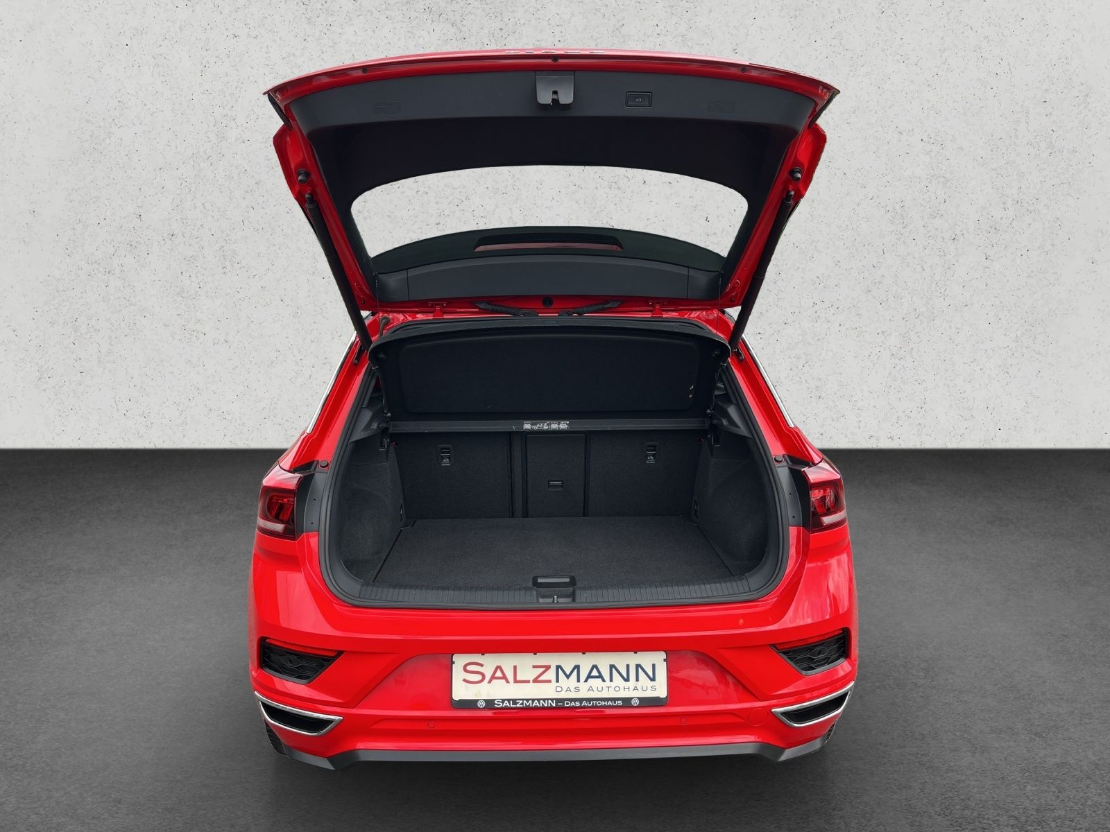 Volkswagen T-Roc 2.0 TSI DSG Sport 4M. - Samsaru's Car Outlet