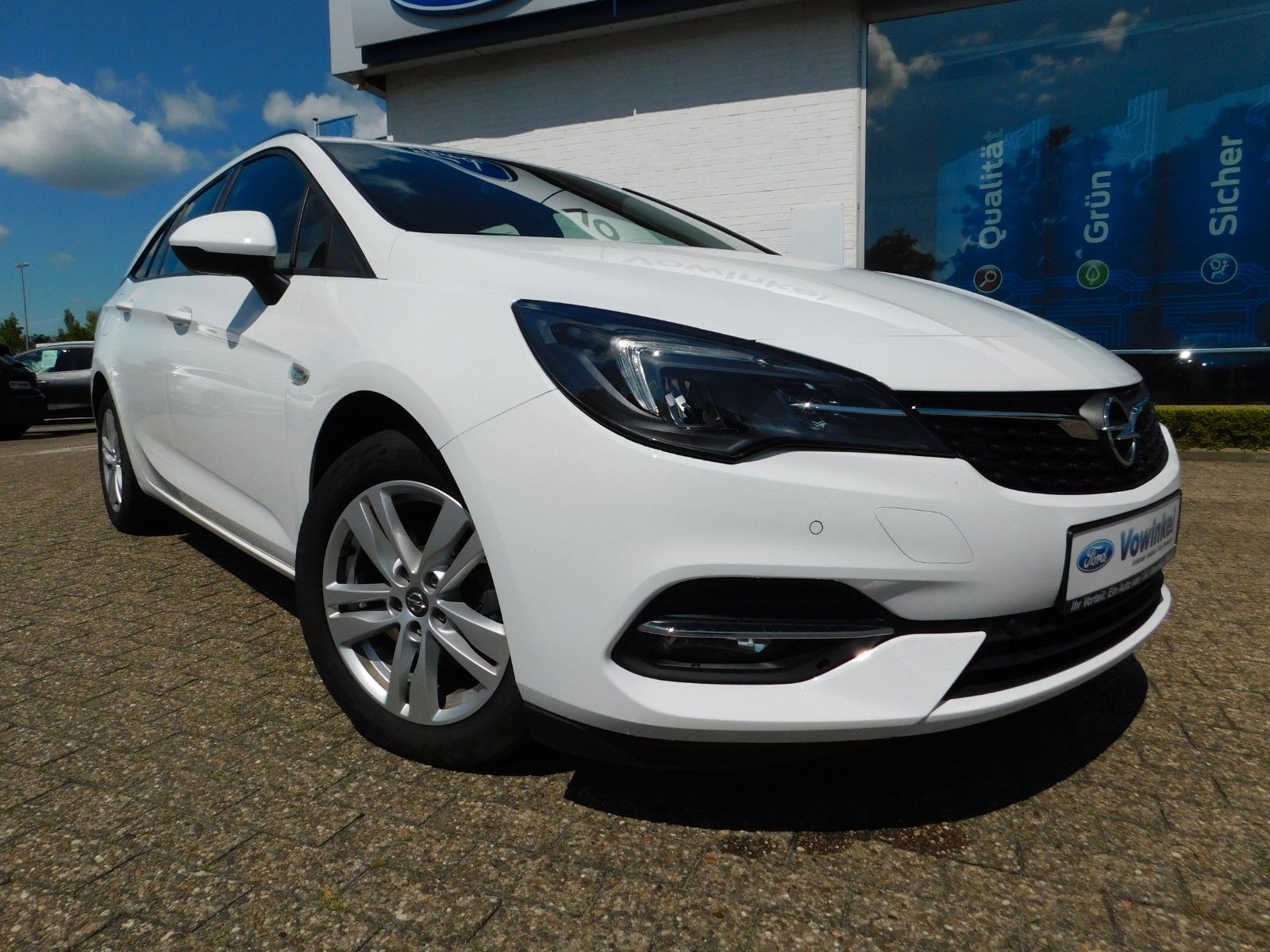 Opel ASTRA K Sports Tourer EDITION - Samsaru's Car Outlet