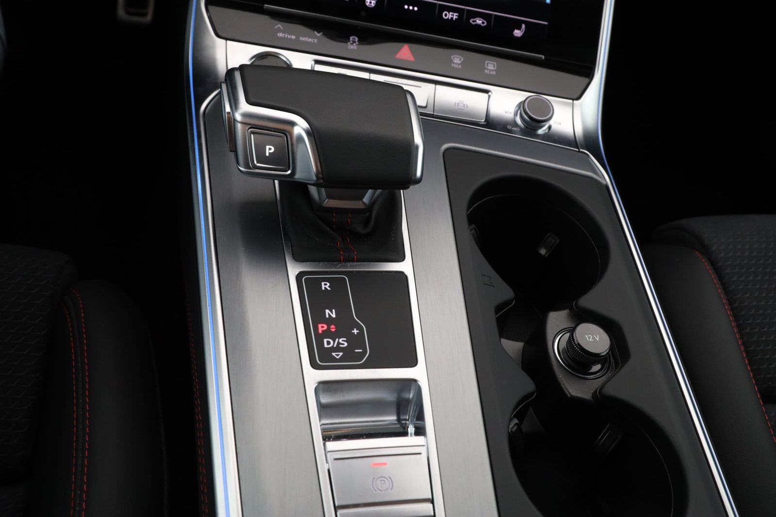 Audi A6 Avant 55 TFSI e quattro S tronic S line AHK