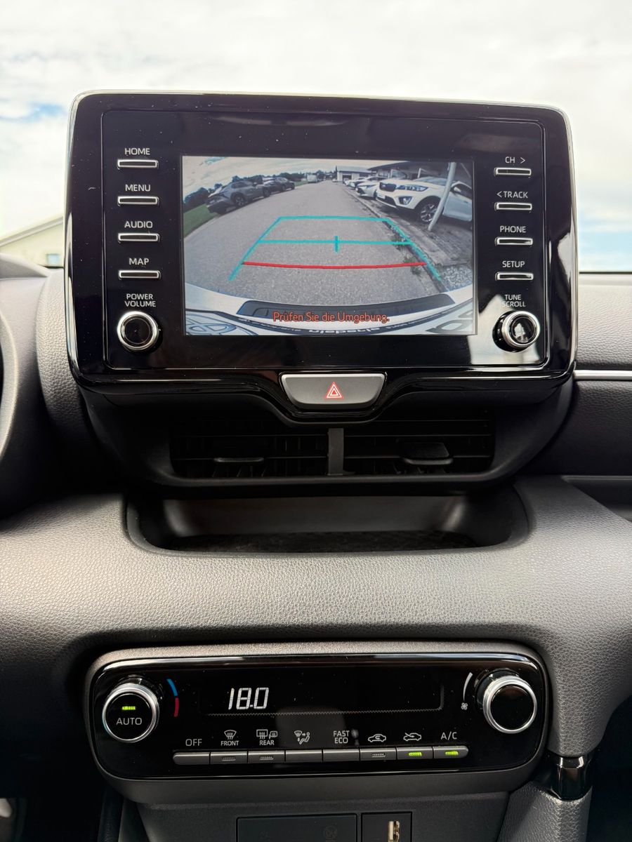 Toyota Yaris Hybrid Team D mit Technik Paket *LED*