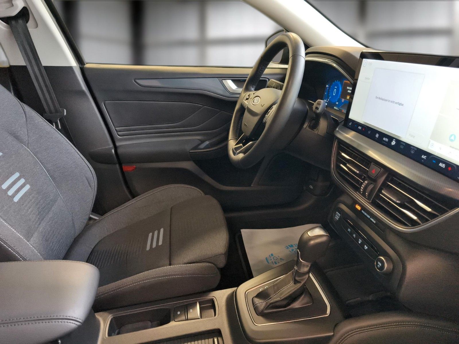 Ford Focus Turnier Active X NAVI LED ACC RFK