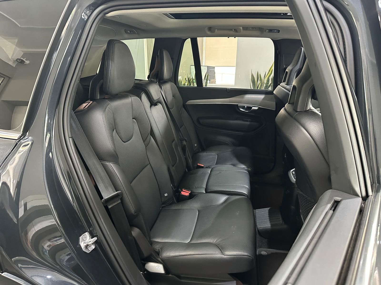Volvo XC90 T8 Plug-In Hybrid - Samsaru's Car Outlet