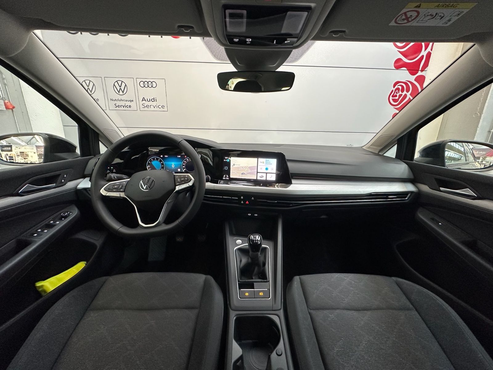 Volkswagen Golf 1.5 TSI Life - Samsaru's Car Outlet