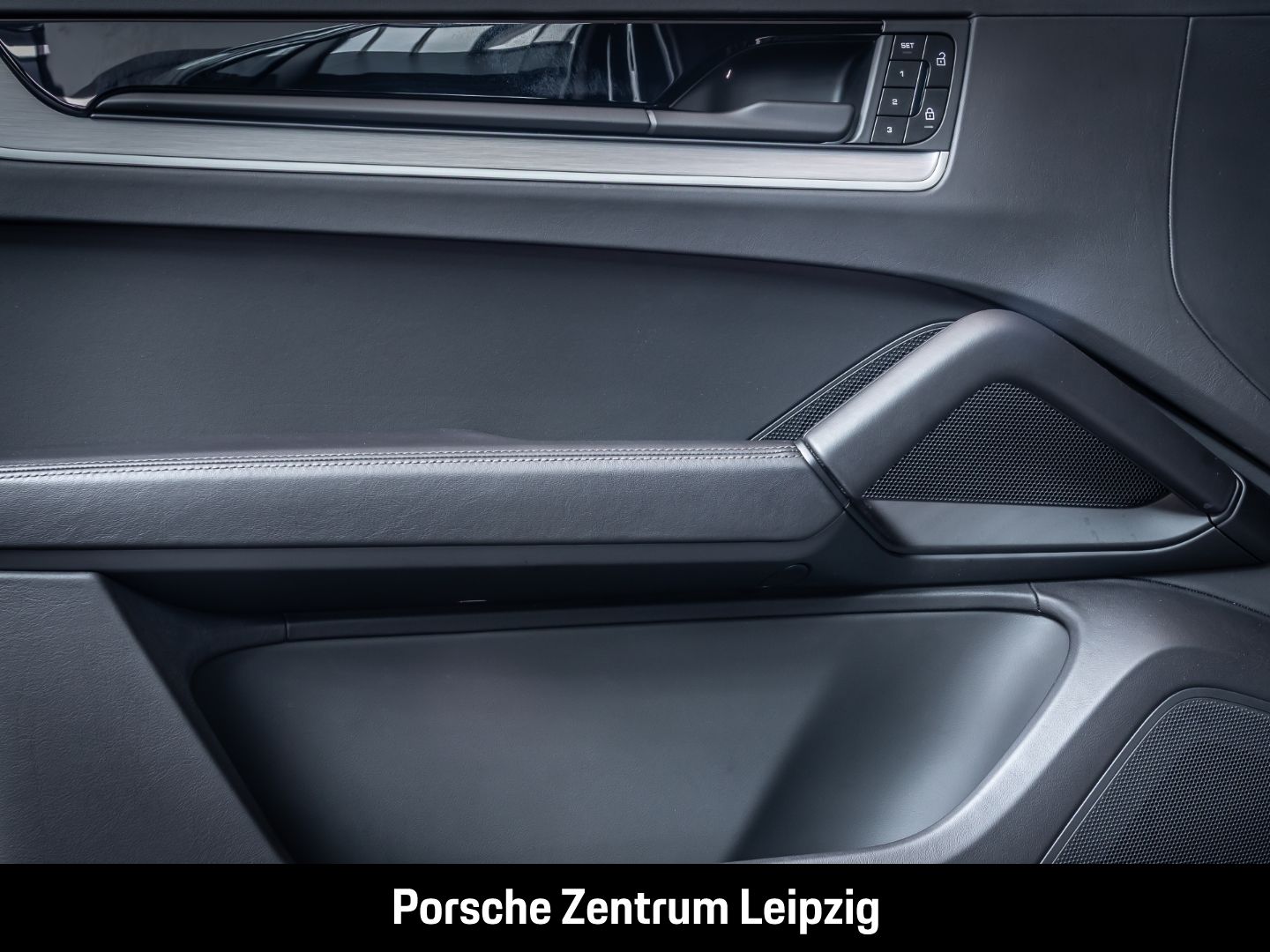 Porsche Cayenne S E-Hybrid Massage Sportabgas Inno HUD