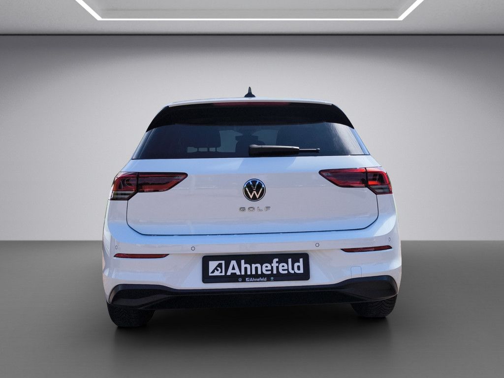 Volkswagen Golf VIII Life - Samsaru's Car Outlet