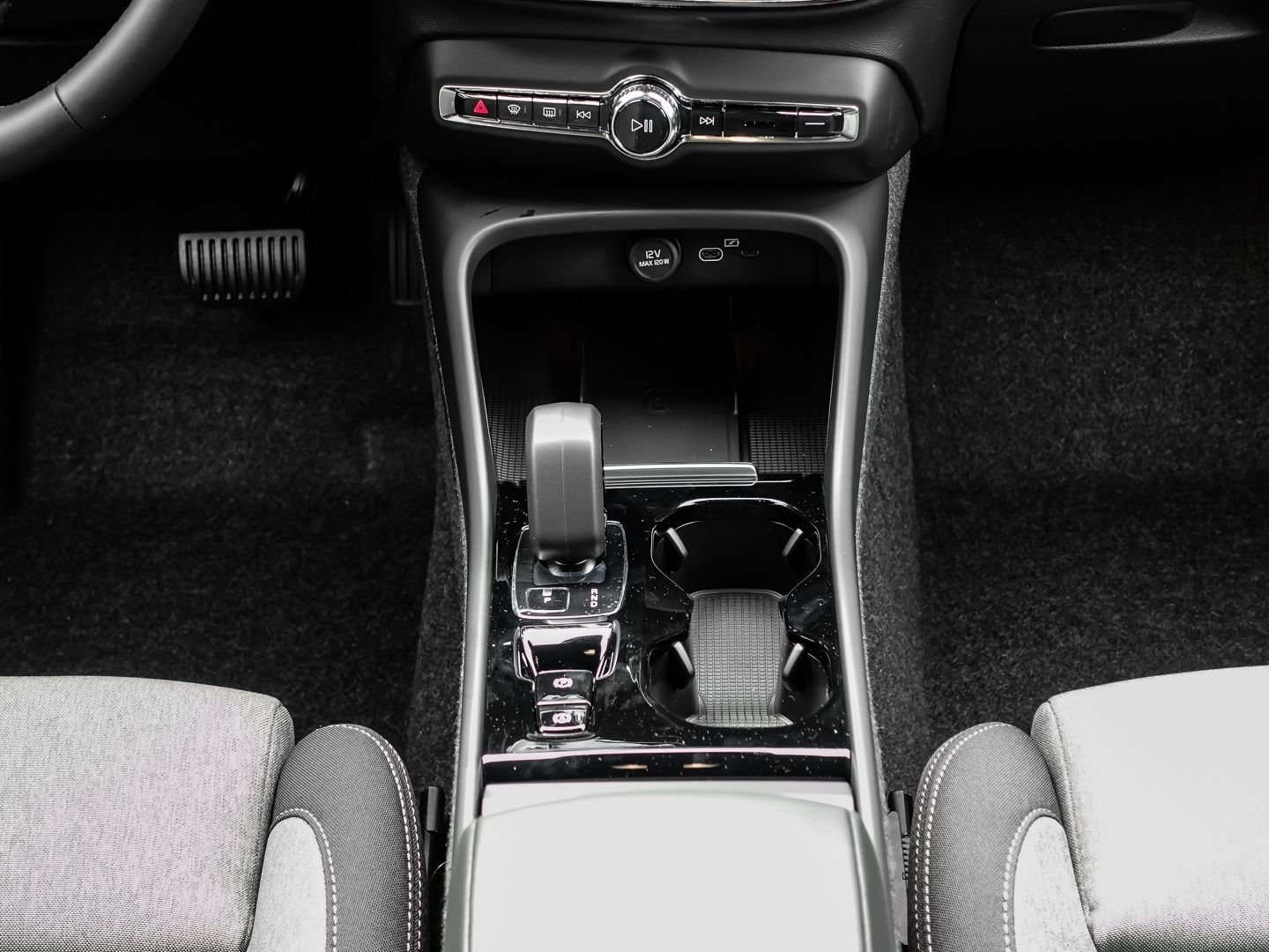 Volvo XC40 B3 Benzin Plus Dark - Samsaru's Car Outlet