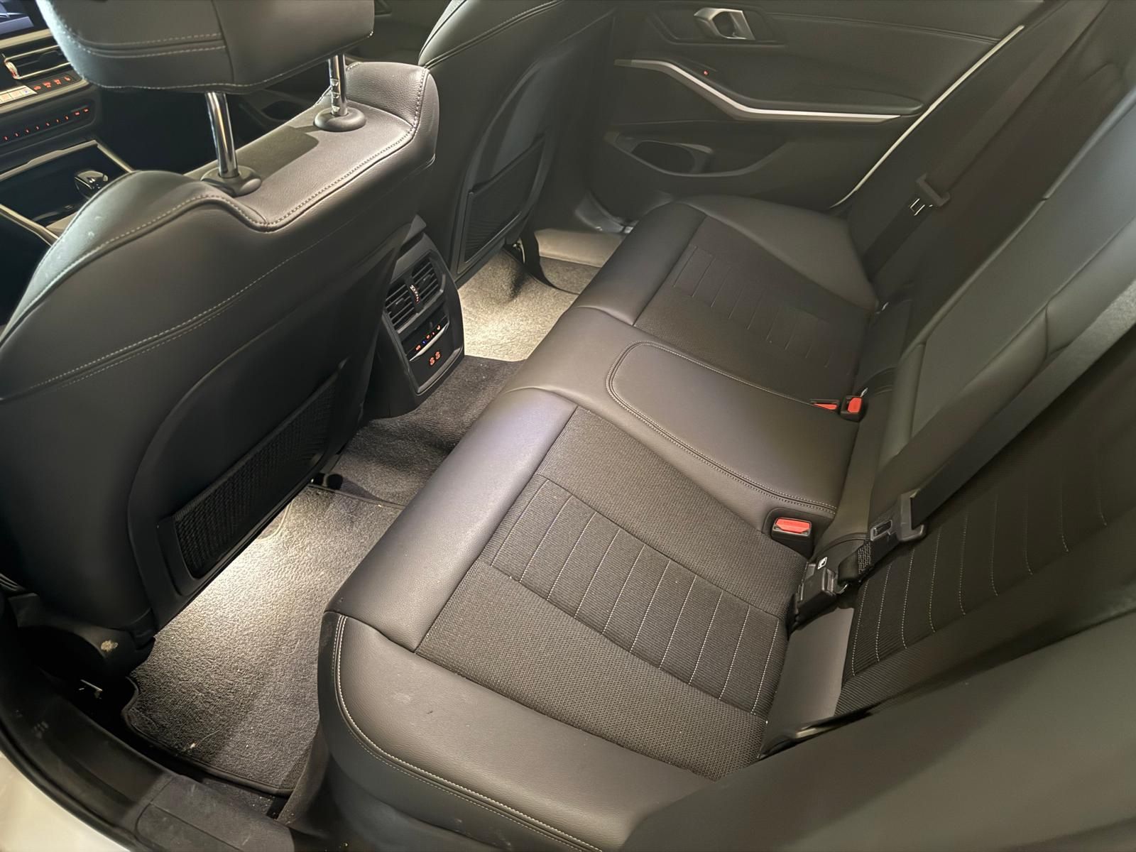 BMW 320e lim Advantage - Samsaru's Car Outlet