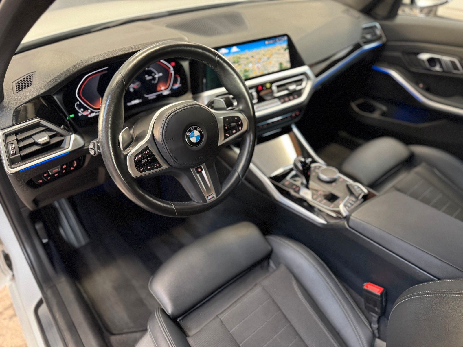 BMW 320i M-Sport - Samsaru's Car Outlet