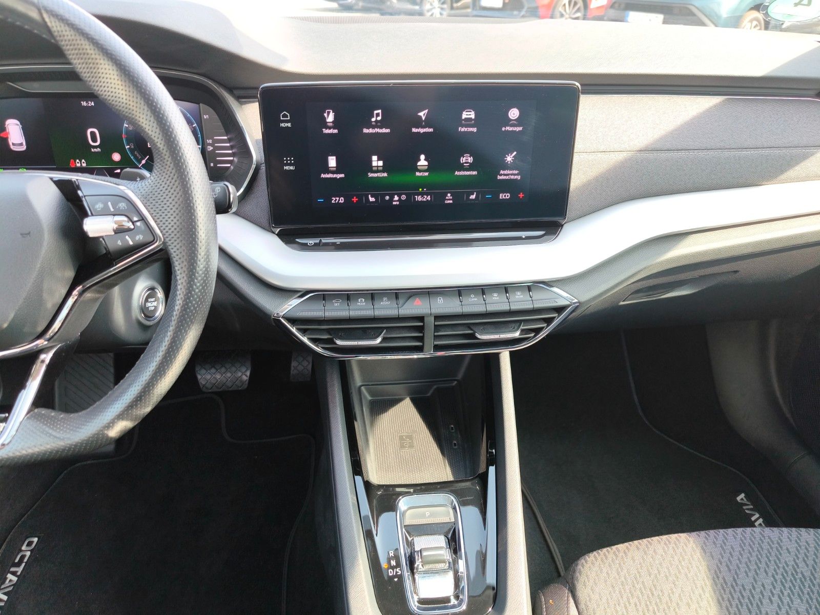 Skoda Octavia Combi First Edition iV - Samsaru's Car Outlet