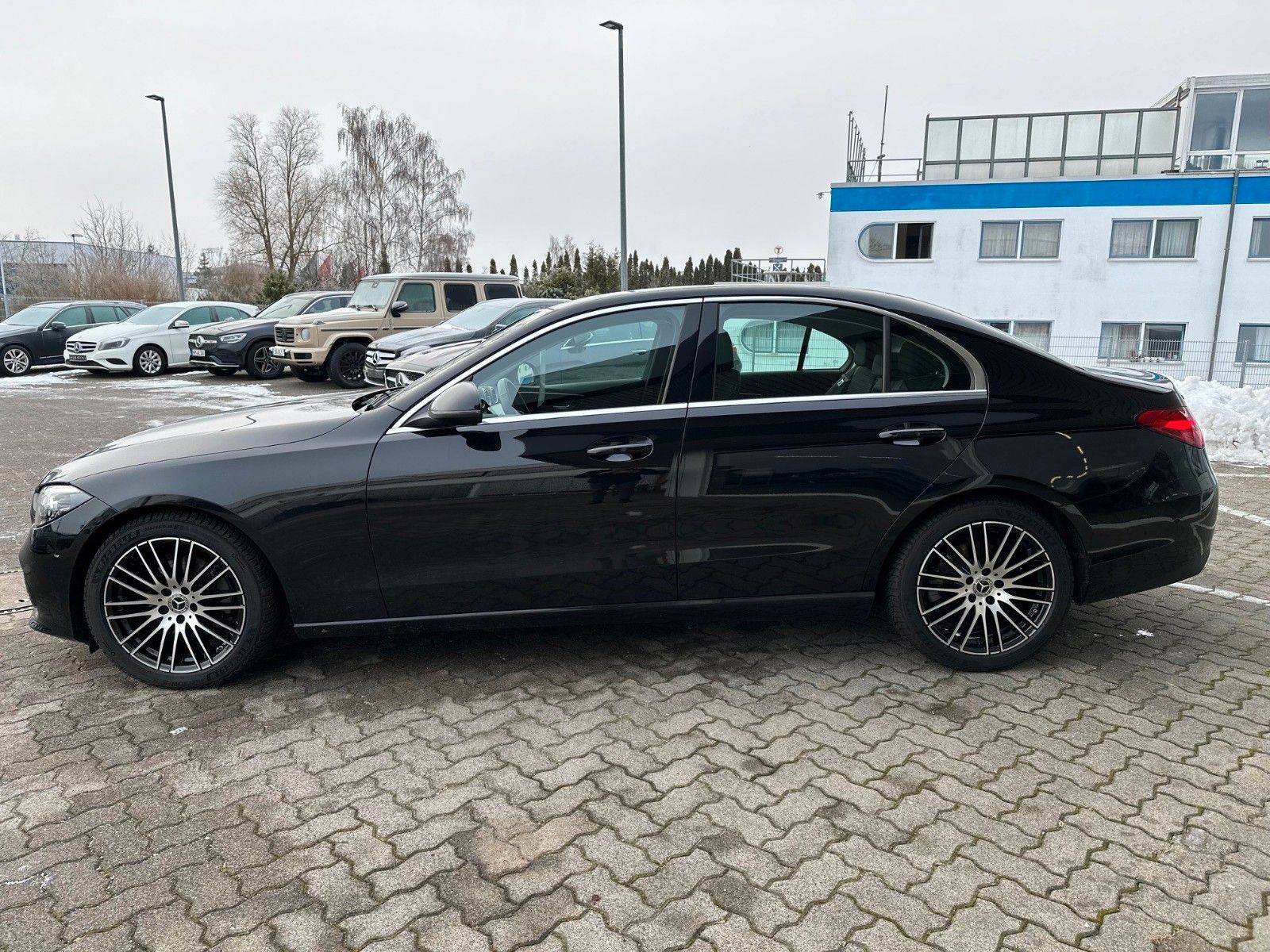 Mercedes-Benz C 180 Avantgarde - Samsaru's Car Outlet