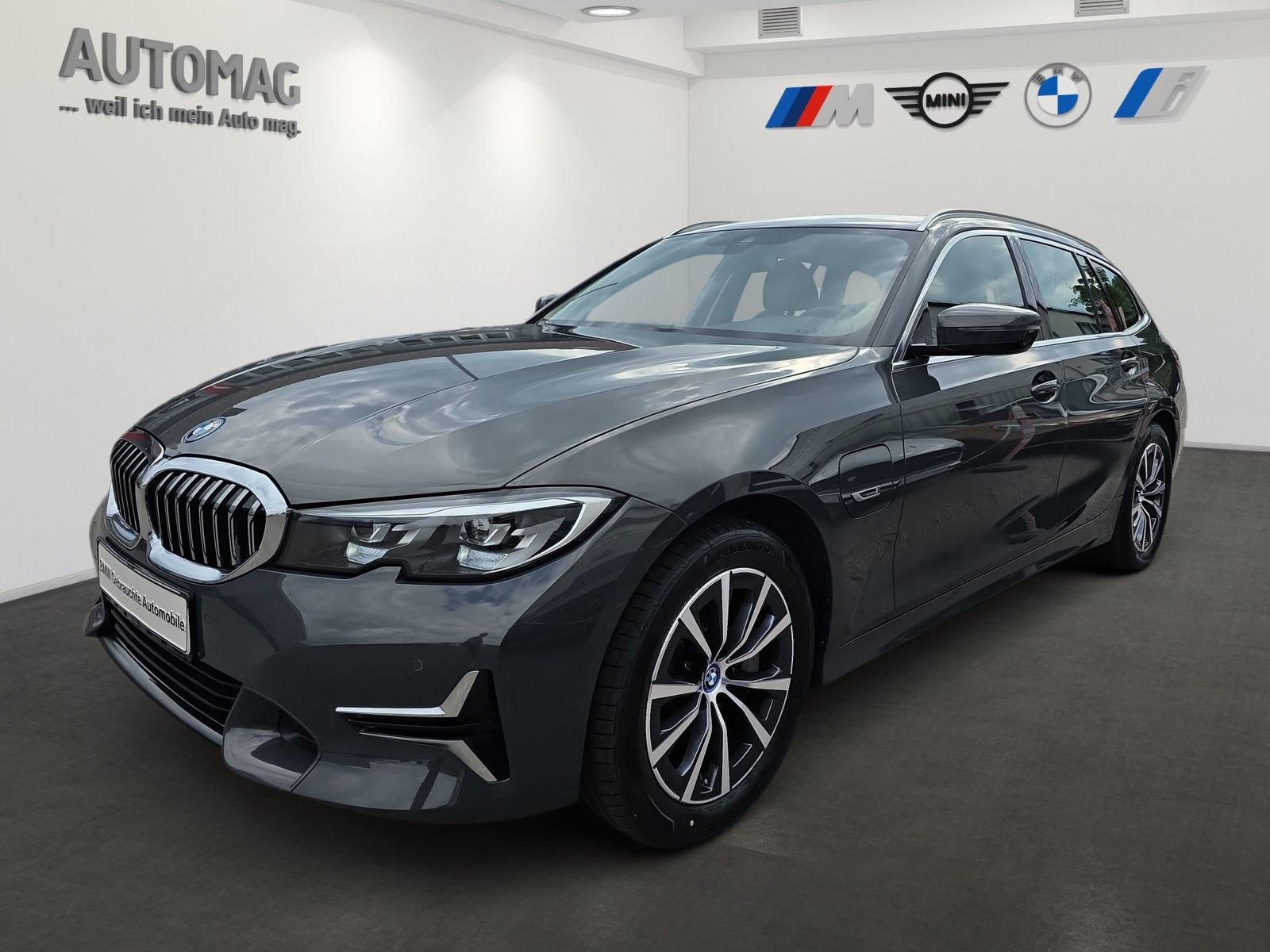 BMW 330e xDrive Touring Luxury-Line - Samsaru's Car Outlet