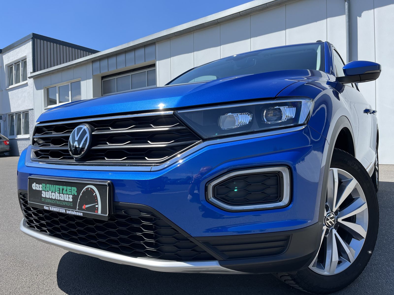 Volkswagen T-Roc 1.5 TSI DSG Style - Samsaru's Car Outlet