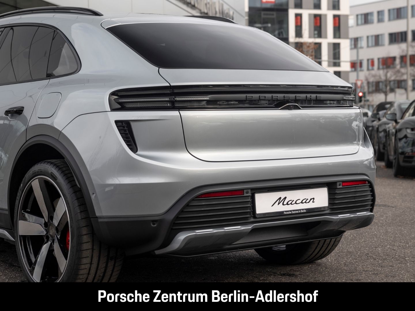 Porsche Macan Turbo - Samsaru's Car Outlet