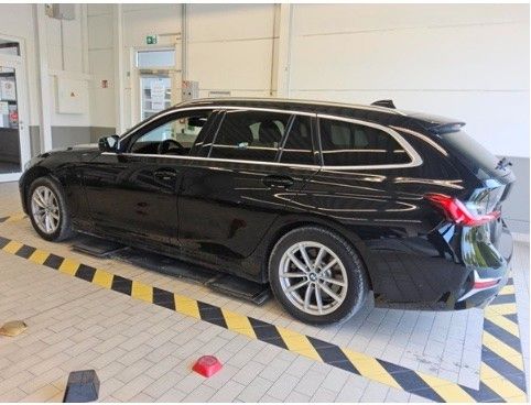 BMW 320e Luxury Line - Samsaru's Car Outlet