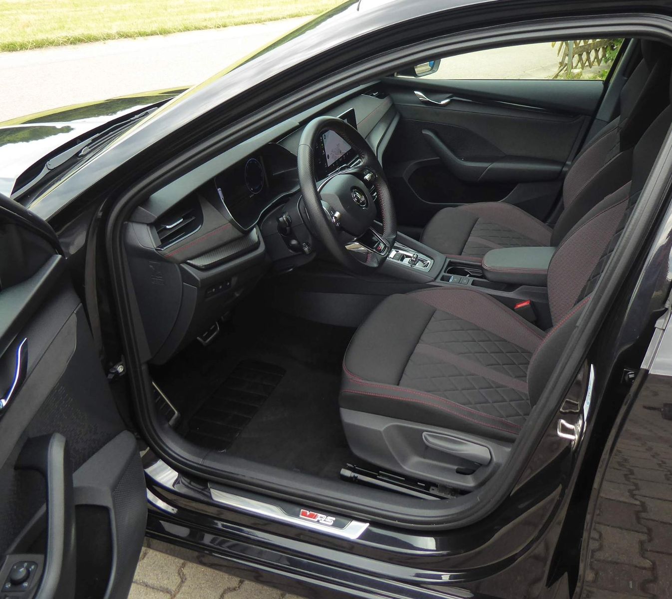 Skoda Octavia Combi RS - Samsaru's Car Outlet