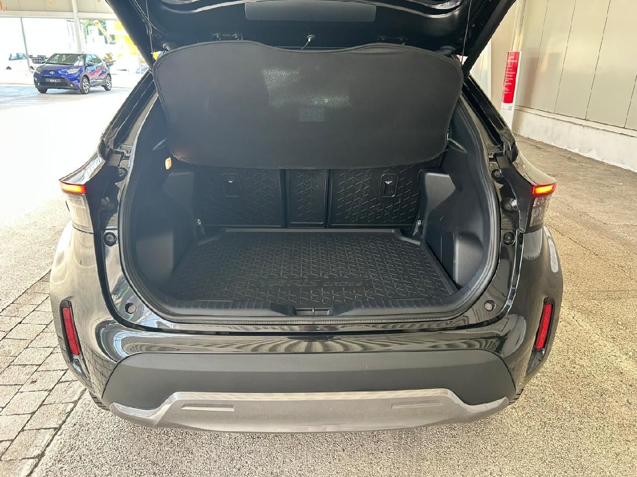 Toyota Yaris Cross Hybrid AWD-i Adventure Kamera C