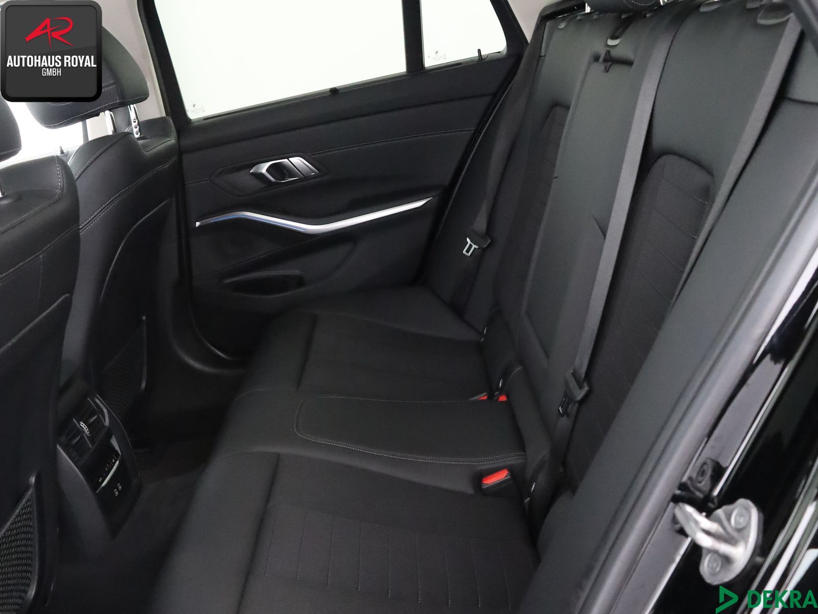 BMW 330 e T xDrive SPORTLINE - Samsaru's Car Outlet