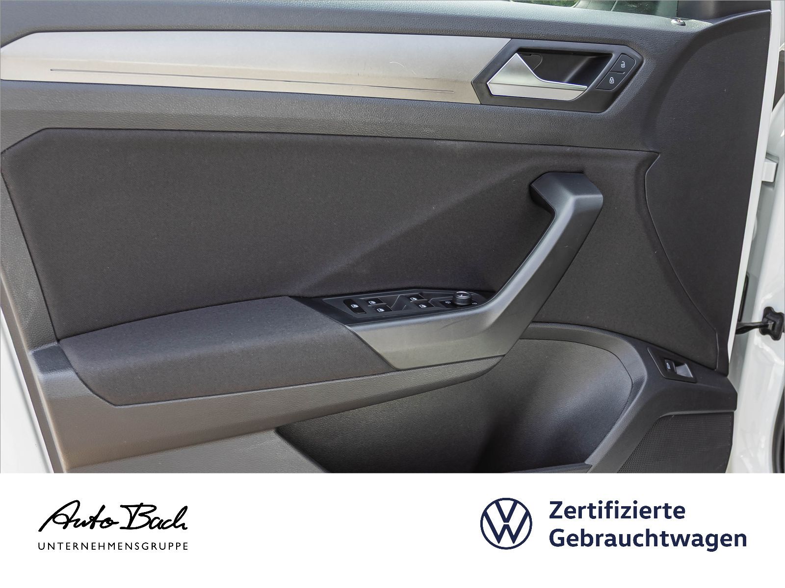 Volkswagen T-Roc 1.0 TSI Style - Samsaru's Car Outlet