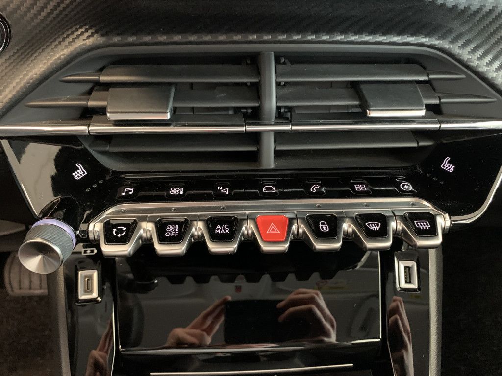 Peugeot 2008 (e-) Allure - Samsaru's Car Outlet