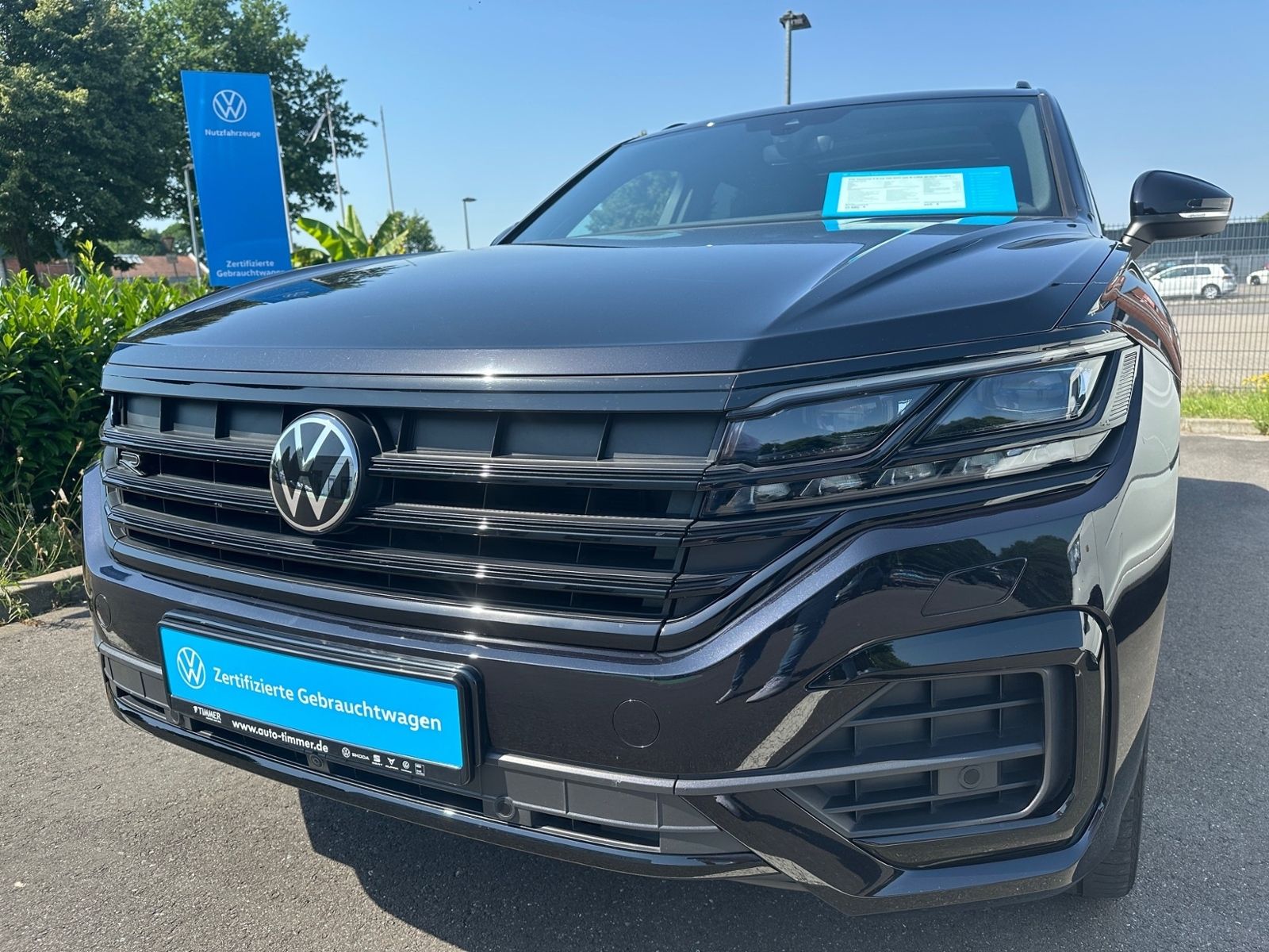 Volkswagen Touareg 3.0 V6 TDI DSG 4M R-LINE BLACK - Samsaru's Car Outlet
