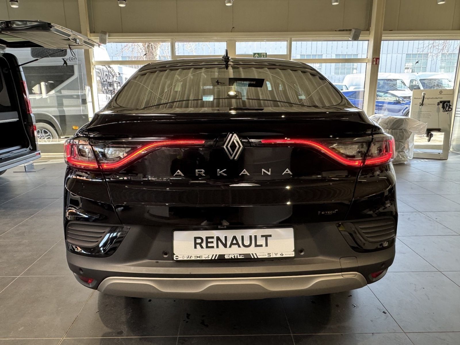 Renault Arkana TECHNO E-Tech Full Hybrid - Samsaru's Car Outlet