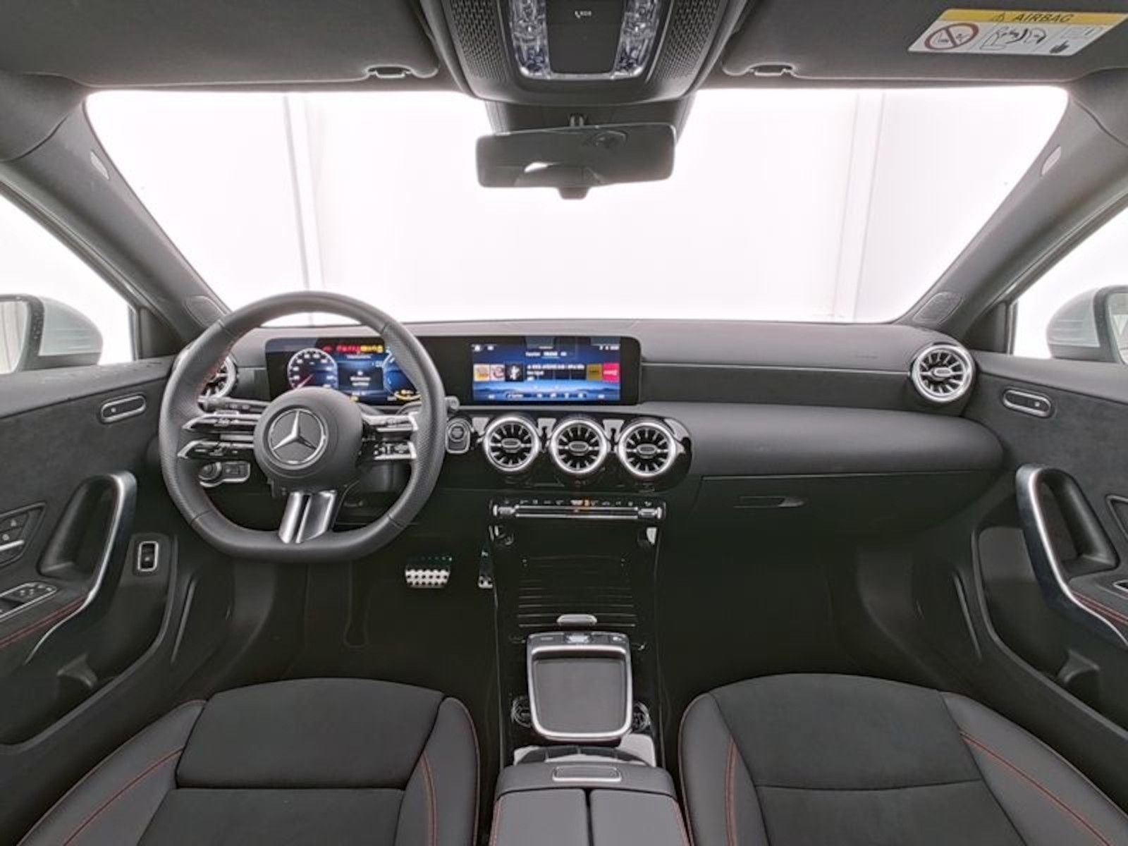 Mercedes-Benz A 250 e AMG Line - Samsaru's Car Outlet