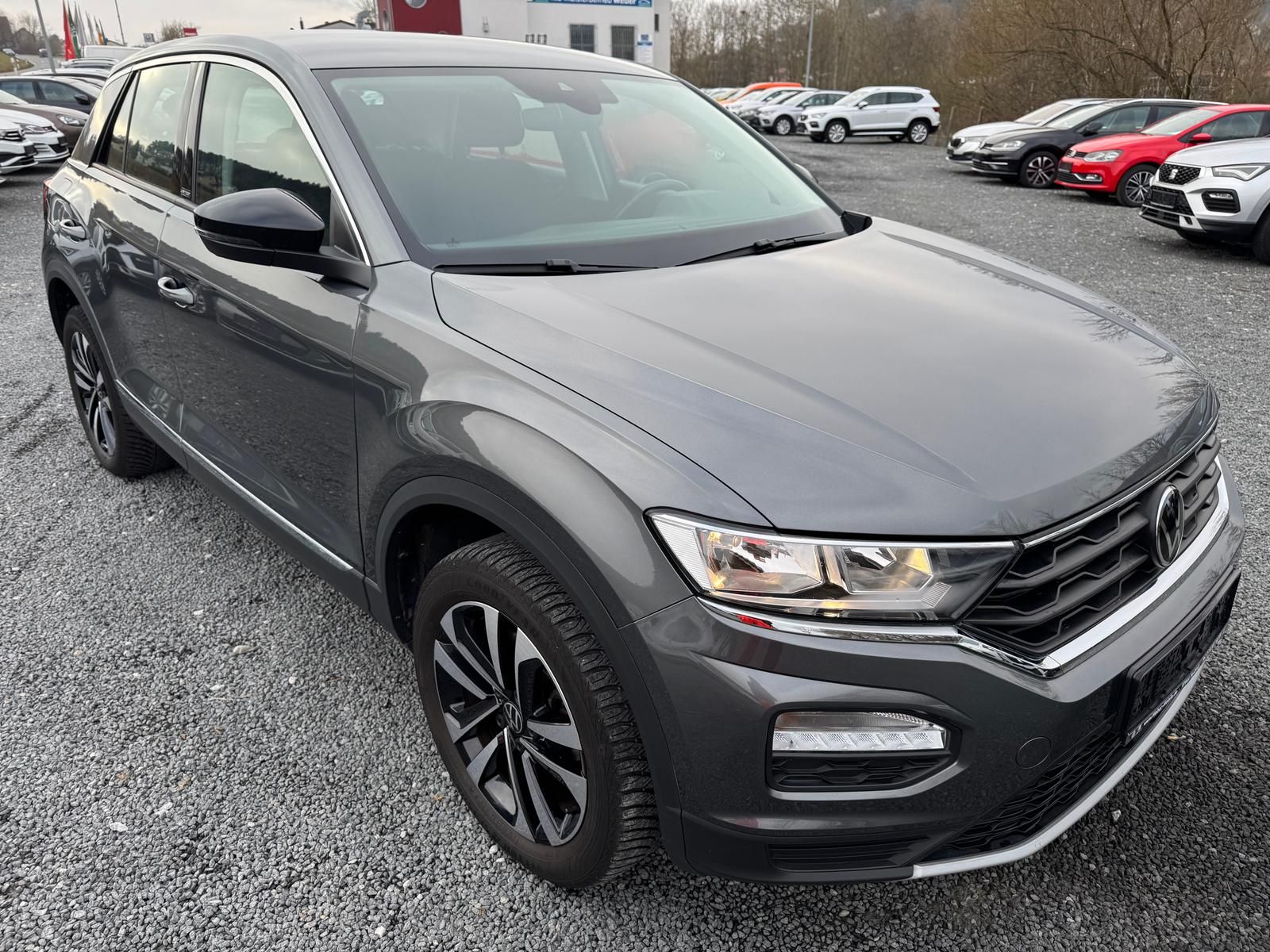 Volkswagen T-Roc 1.5 TSI DSG - Samsaru's Car Outlet