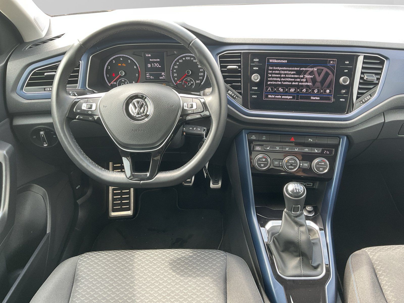 Volkswagen T-Roc 1.5 TSI United - Samsaru's Car Outlet