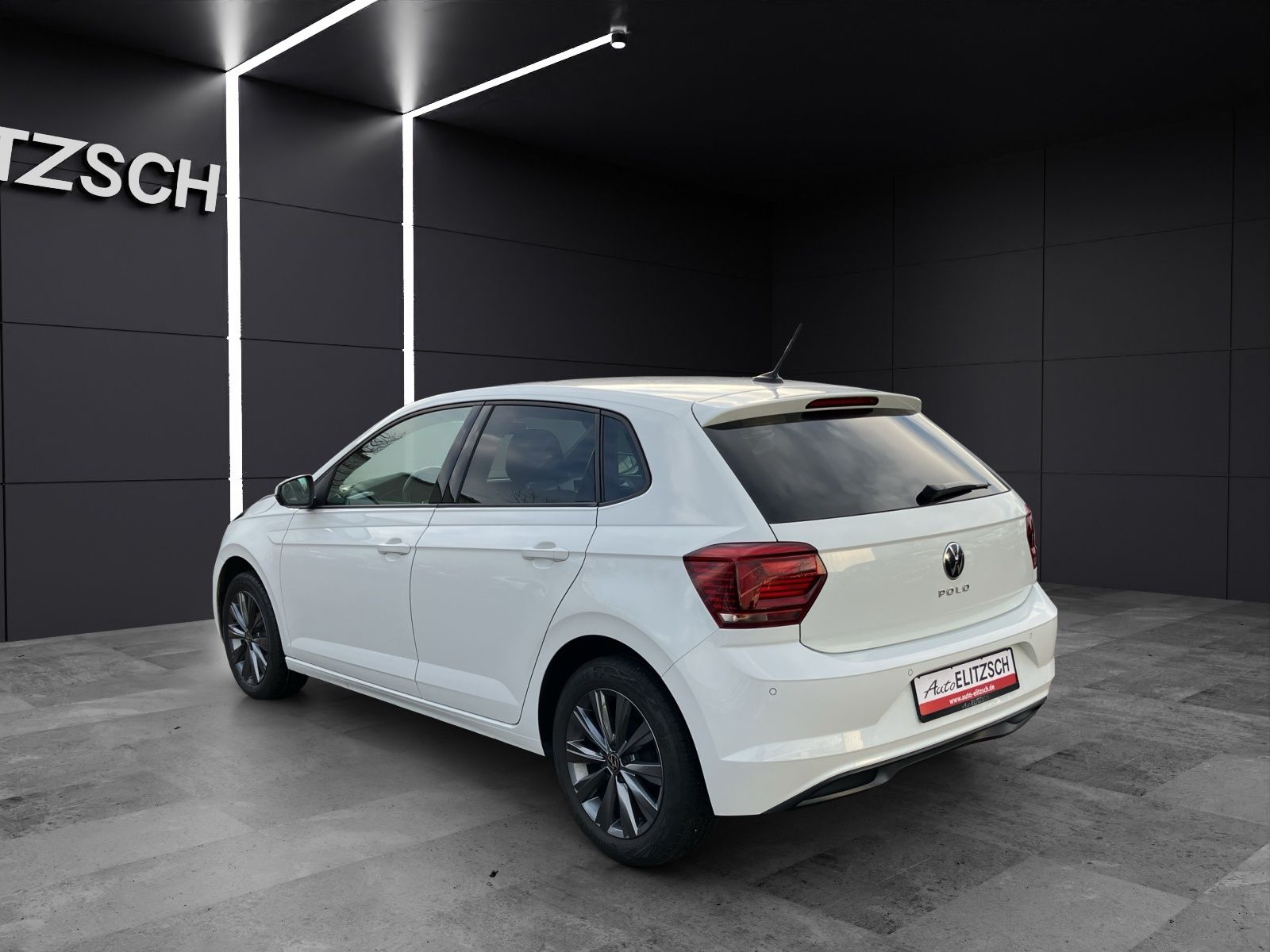 Volkswagen Polo TSI Highline DSG - Samsaru's Car Outlet