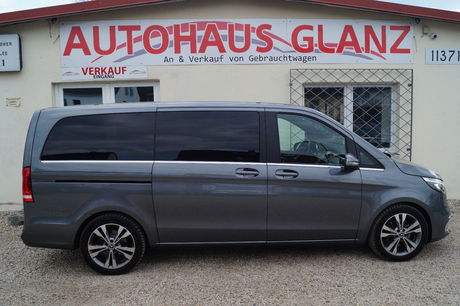 Mercedes-Benz V 300 D EXCLUSIVE EDITION - Samsaru's Car Outlet
