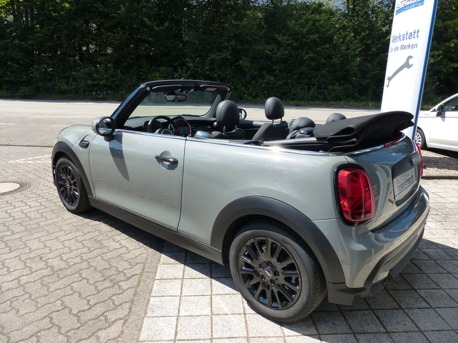 MINI One Cabrio Classic - Samsaru's Car Outlet